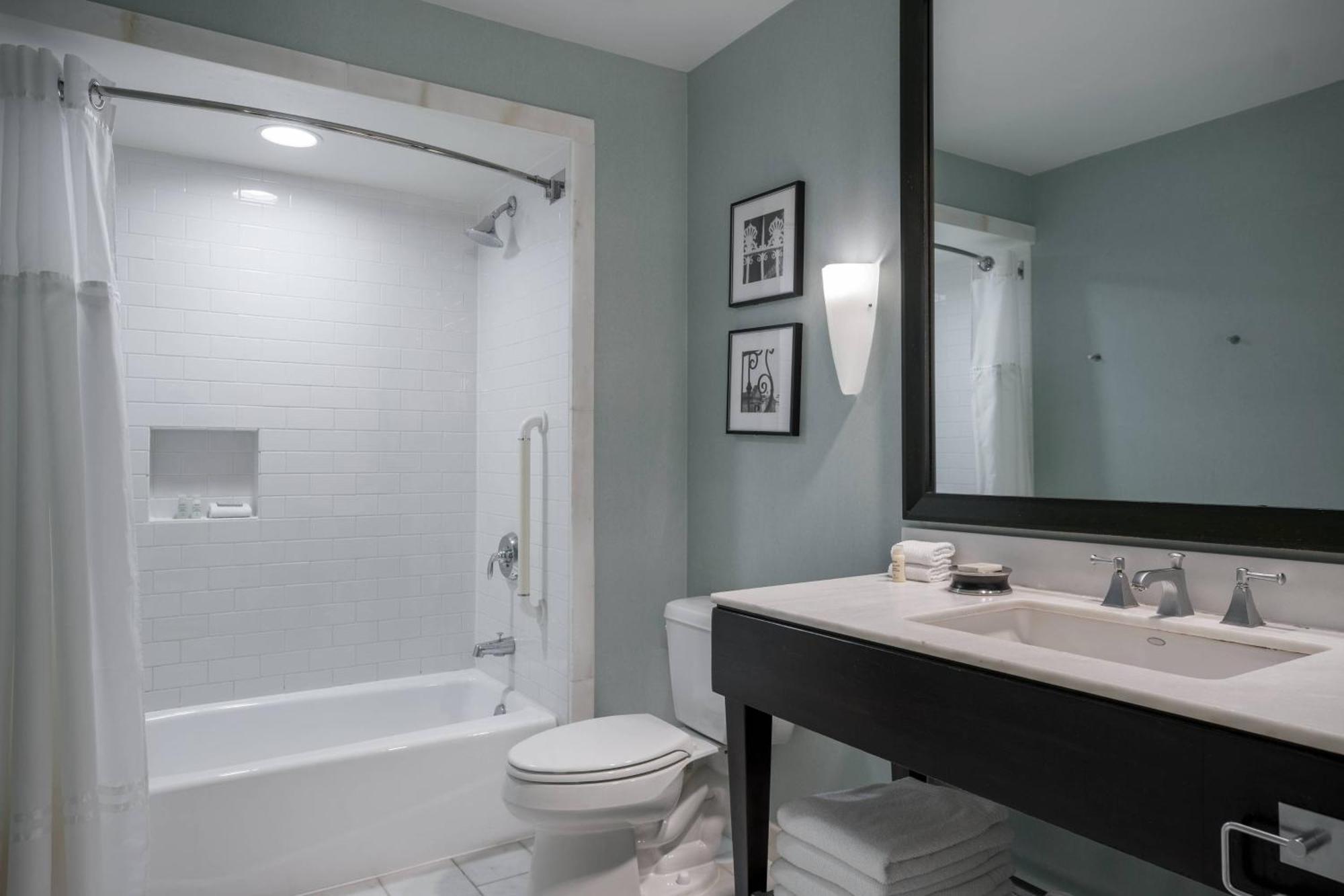 Queen Guest Room