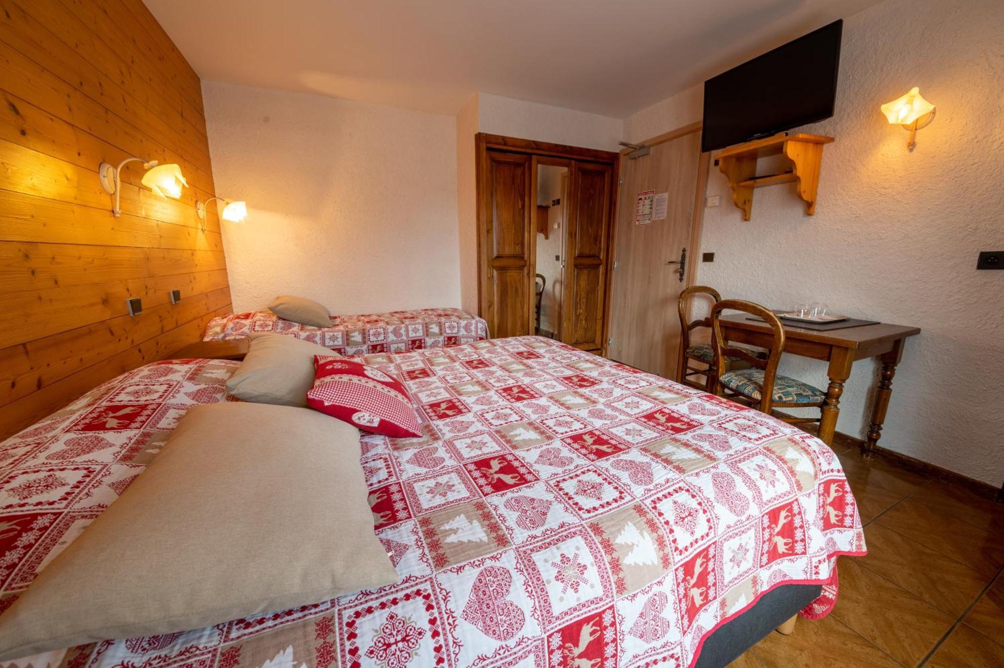 Double Room Mountain View