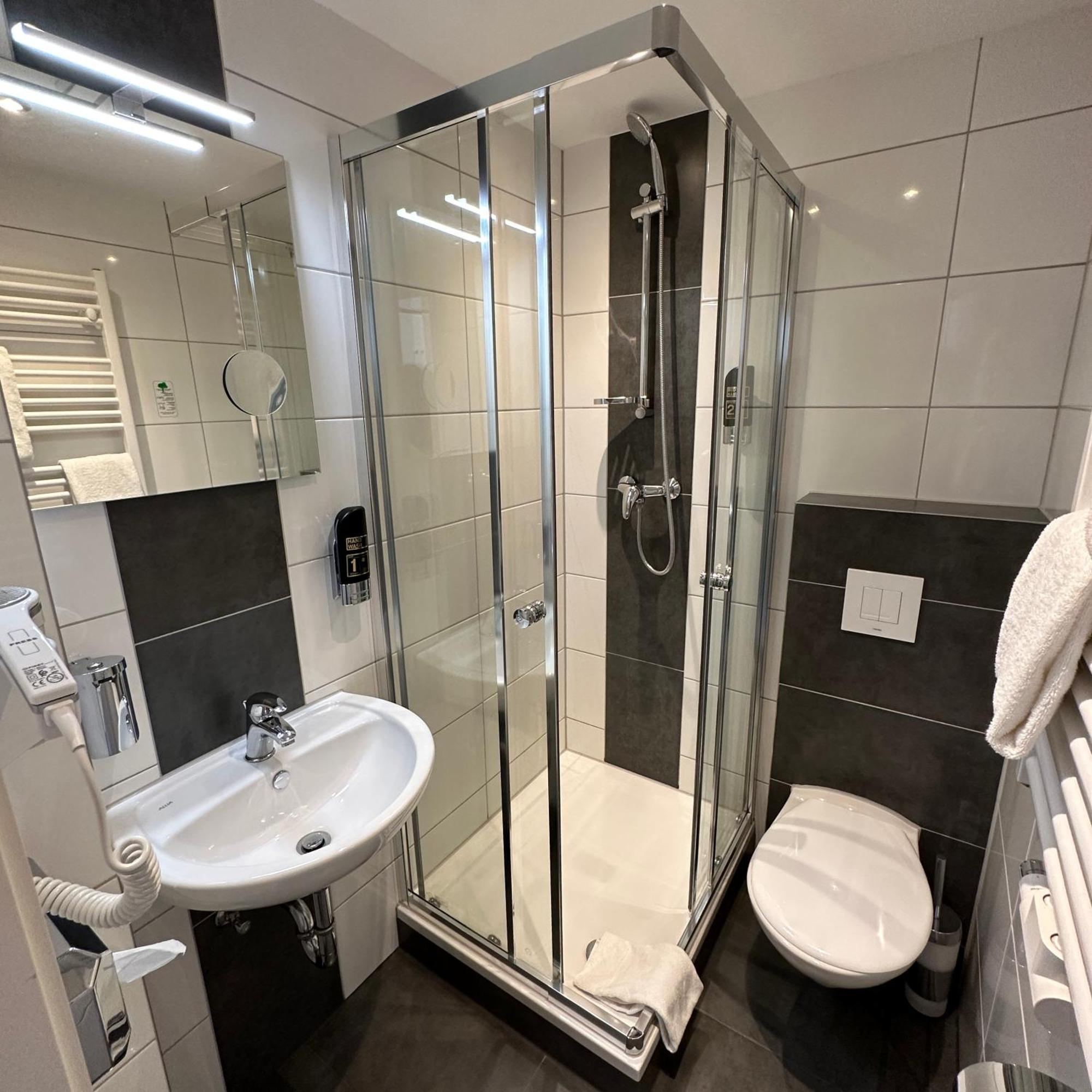 Standard Single Room,1553790520:JPEG