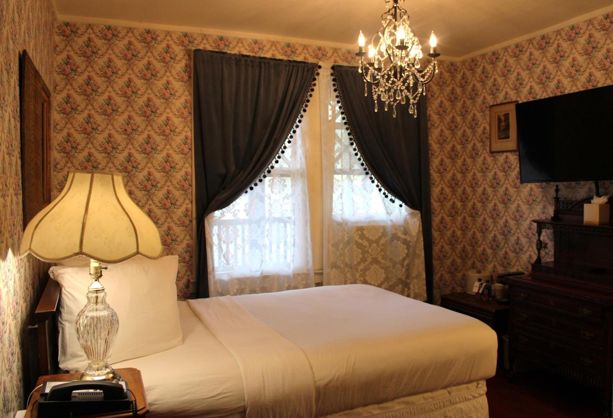 Full Size Bed,1553825848:JPEG
