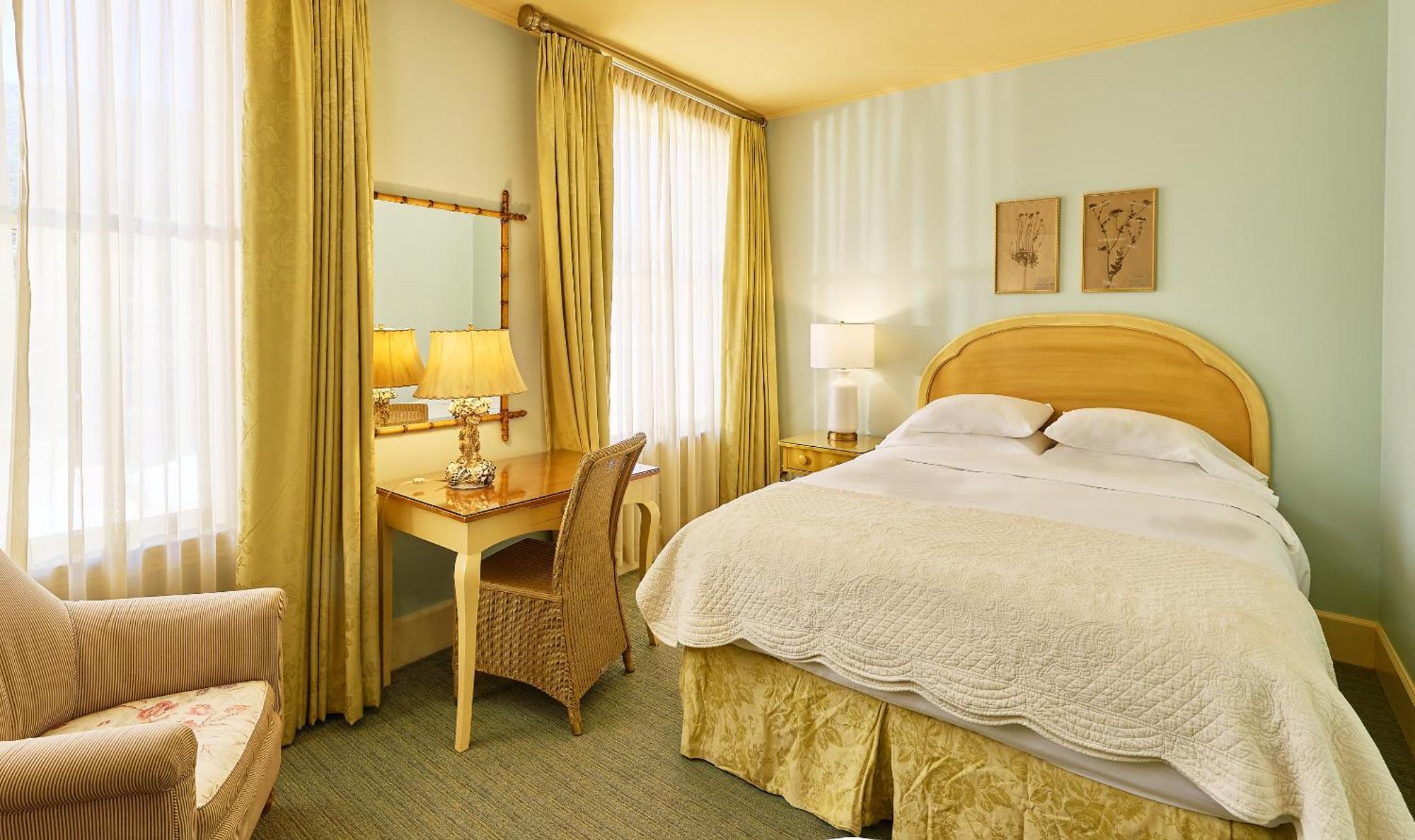 Queen Room