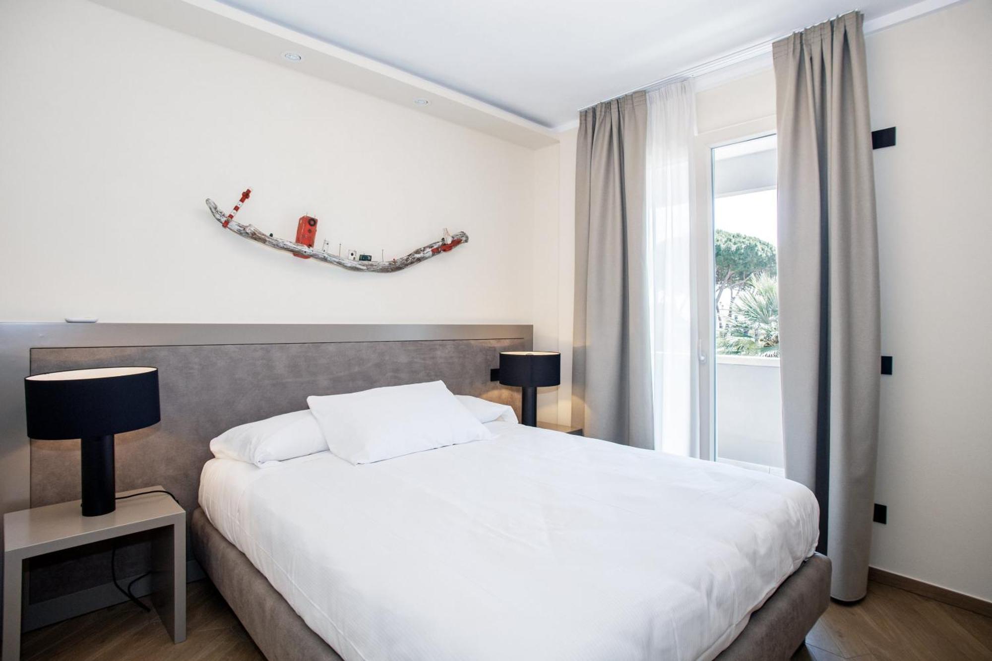 One-Bedroom Apartment,1765919010:JPEG