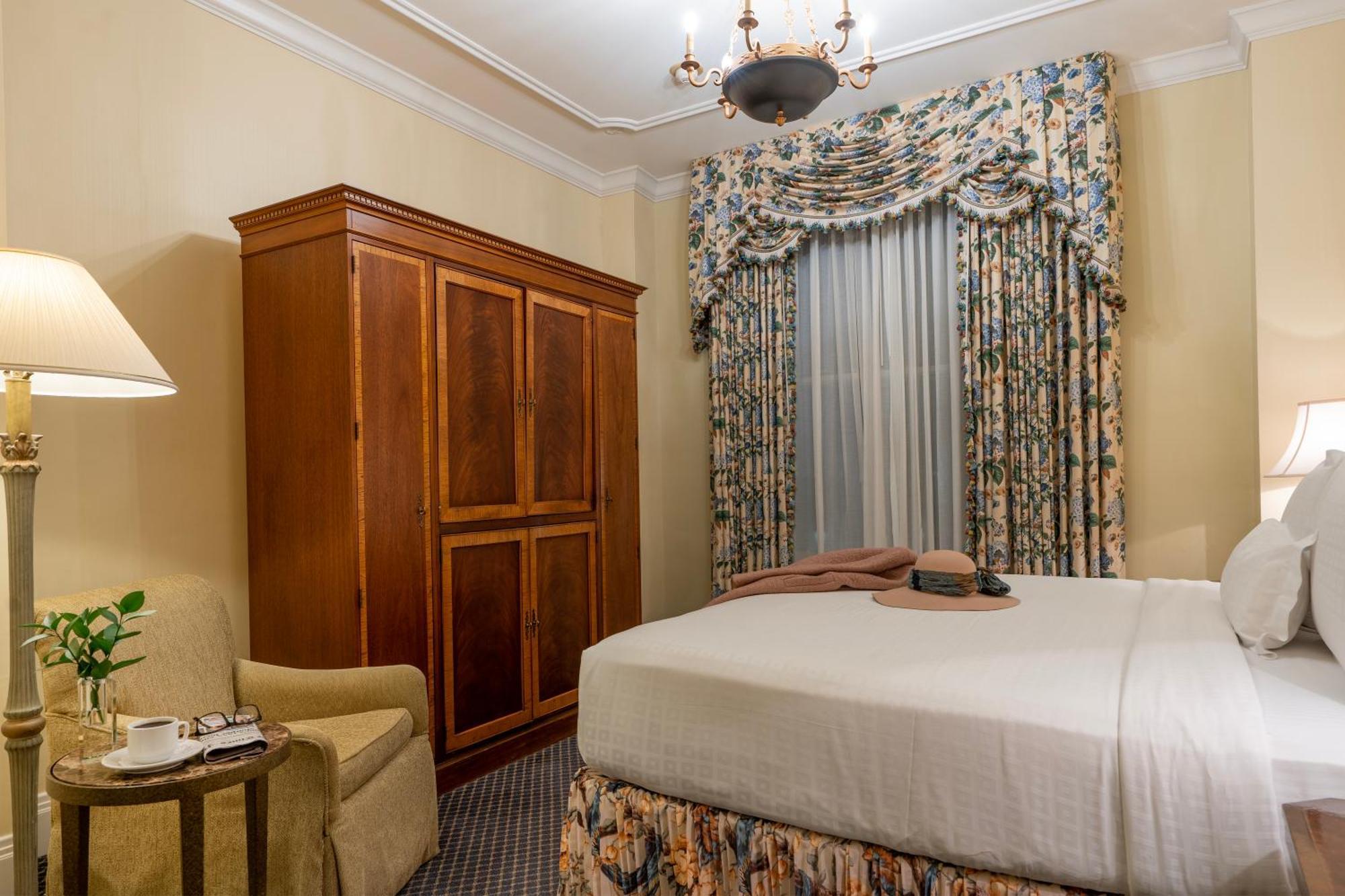 Suite with River View,1553957467:JPEG