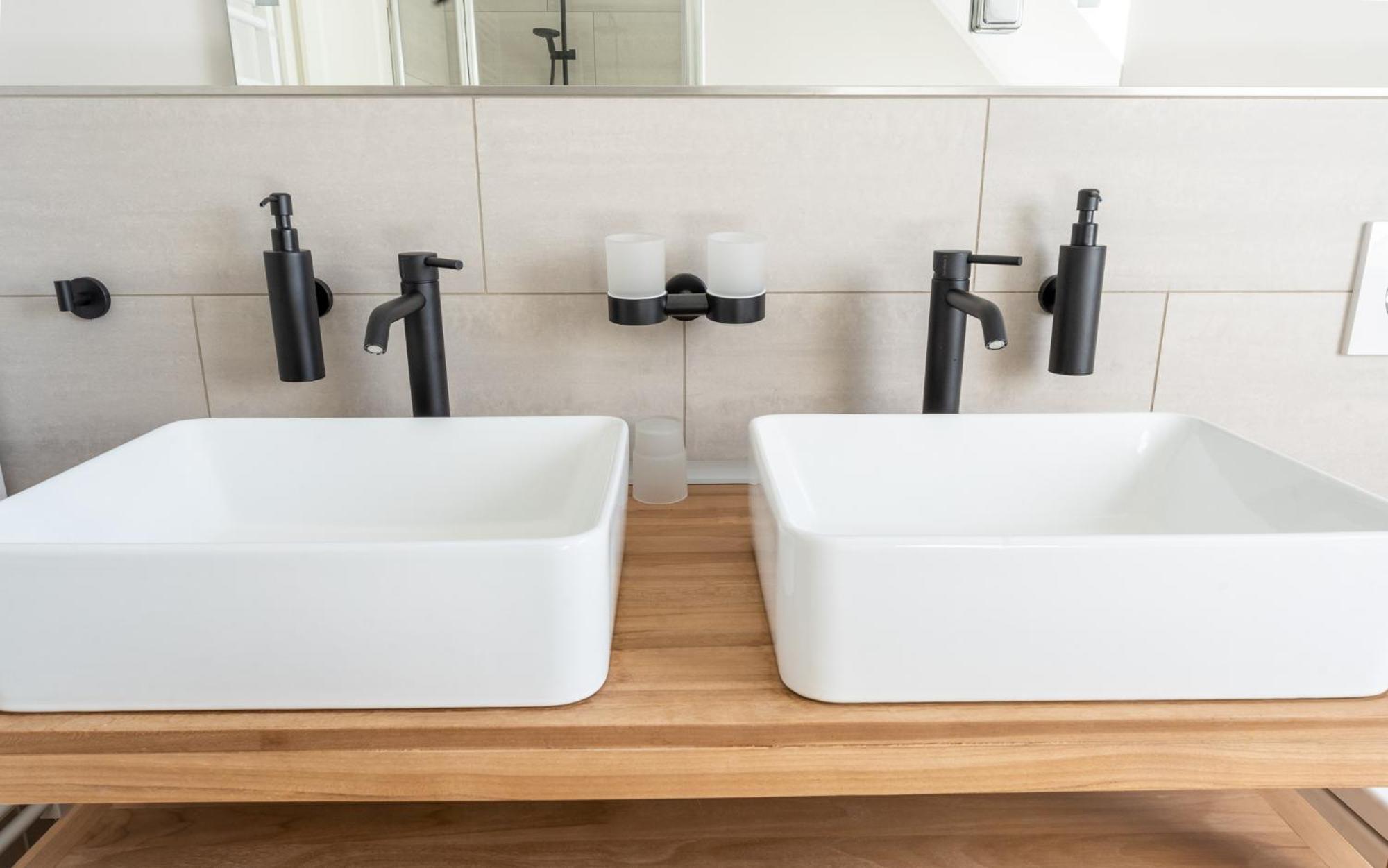 Double Room Bath or Shower