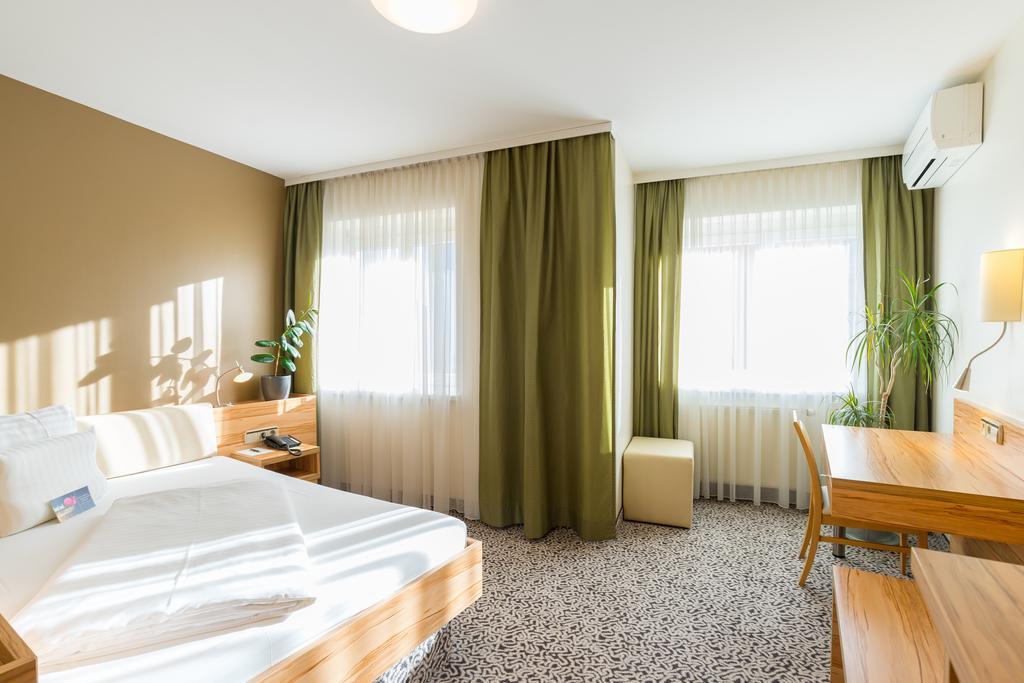 Standard Single Room,1588032851:JPEG