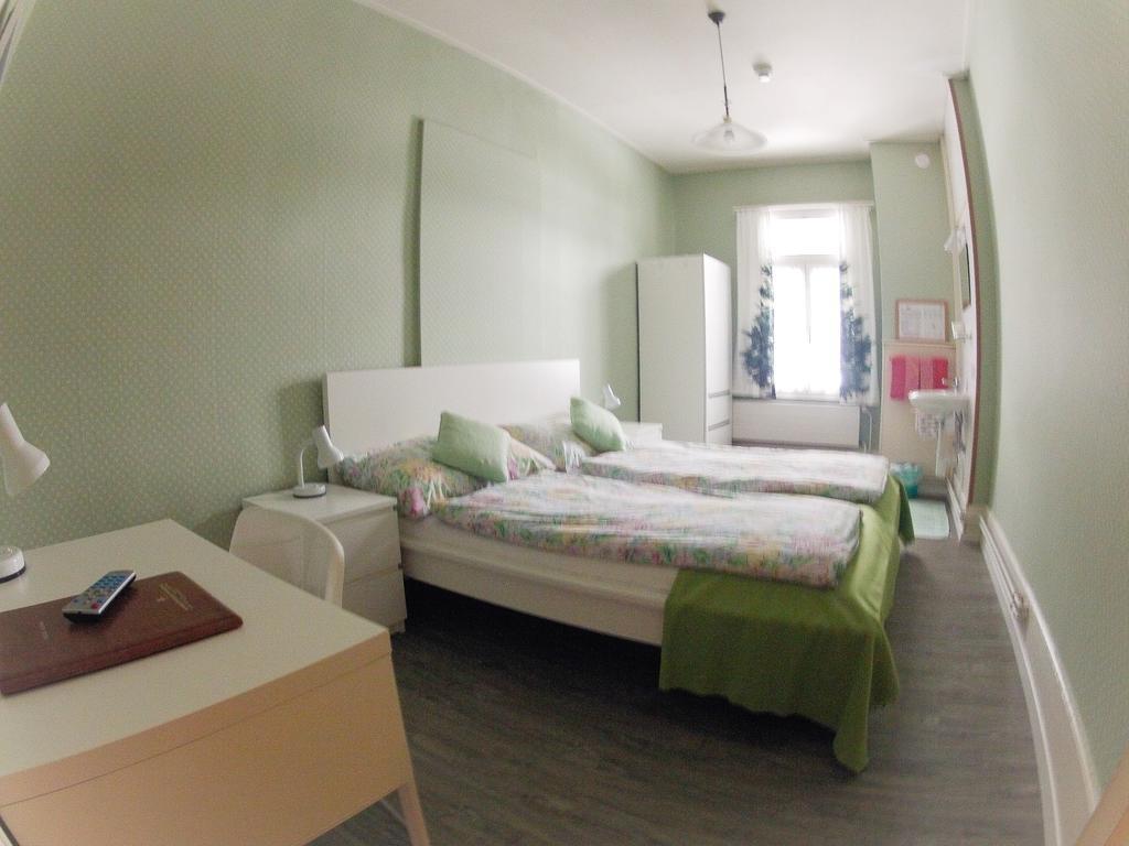 Twin Room,155478578:JPEG