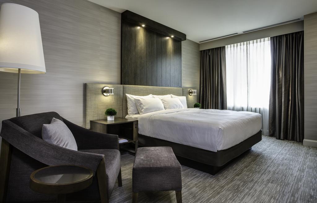 Corner King Room