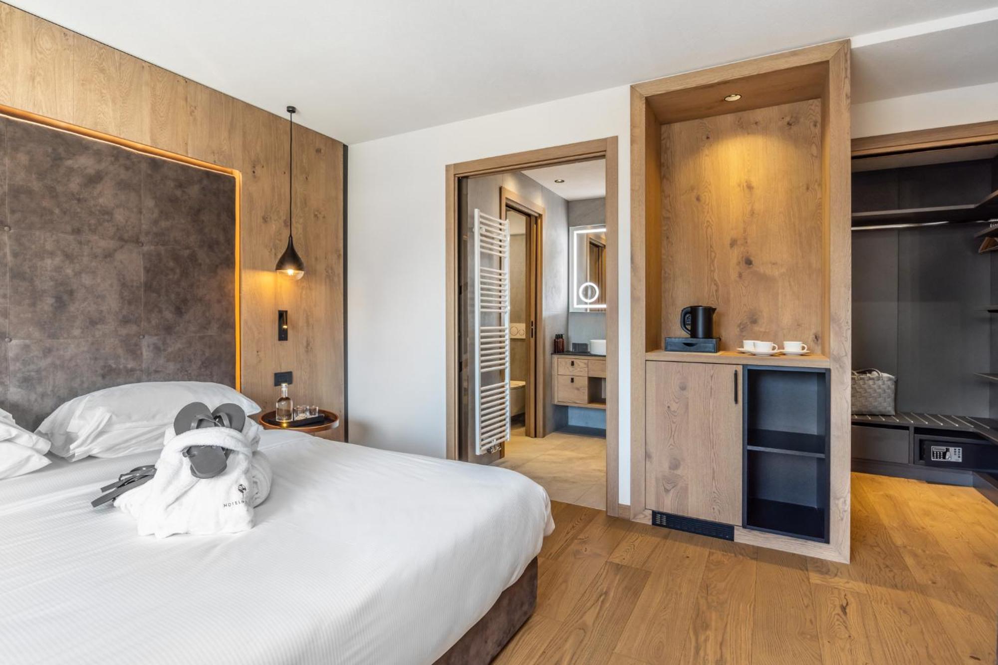 Deluxe Double Room Extra Bed