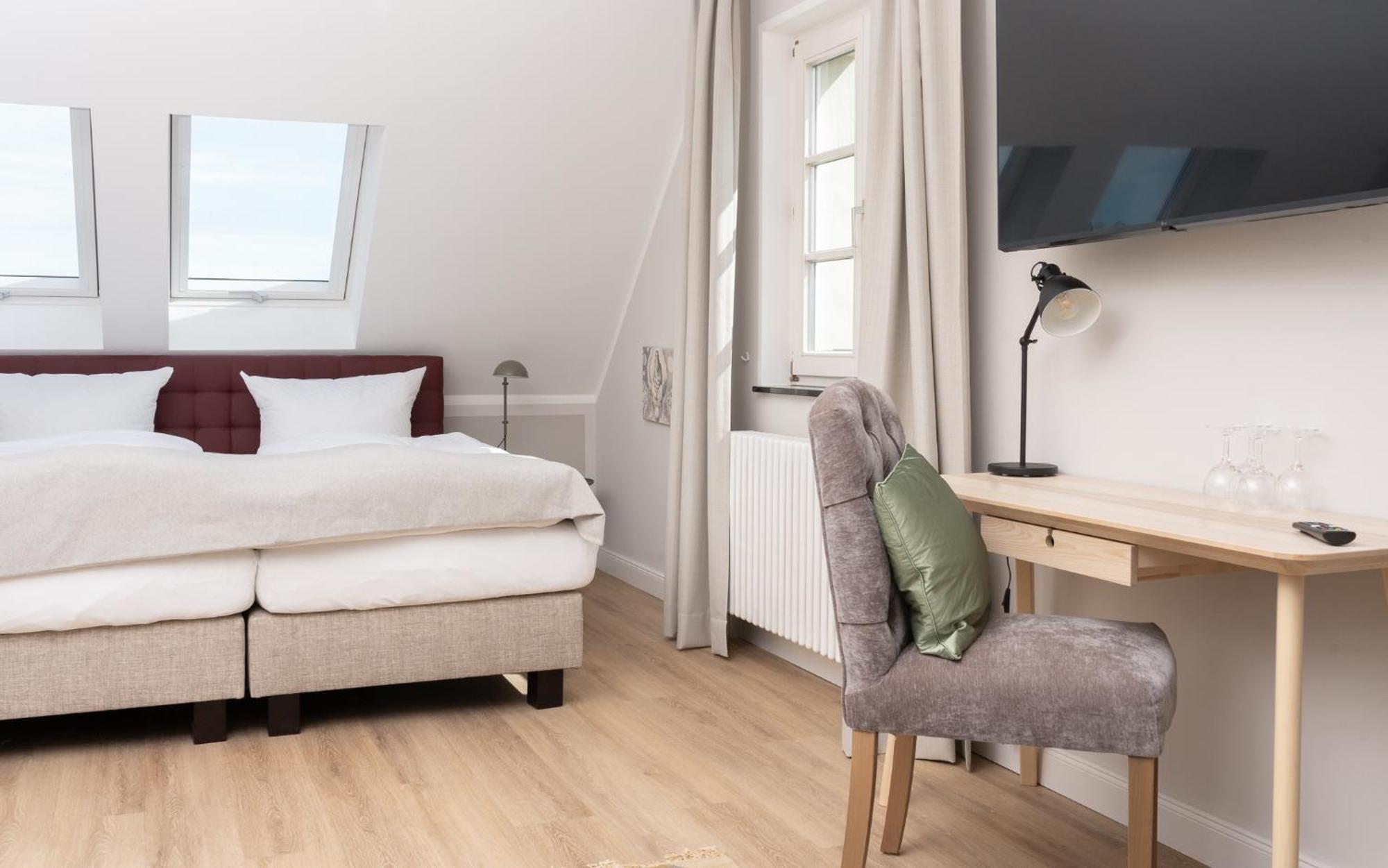 Double Room Bath or Shower