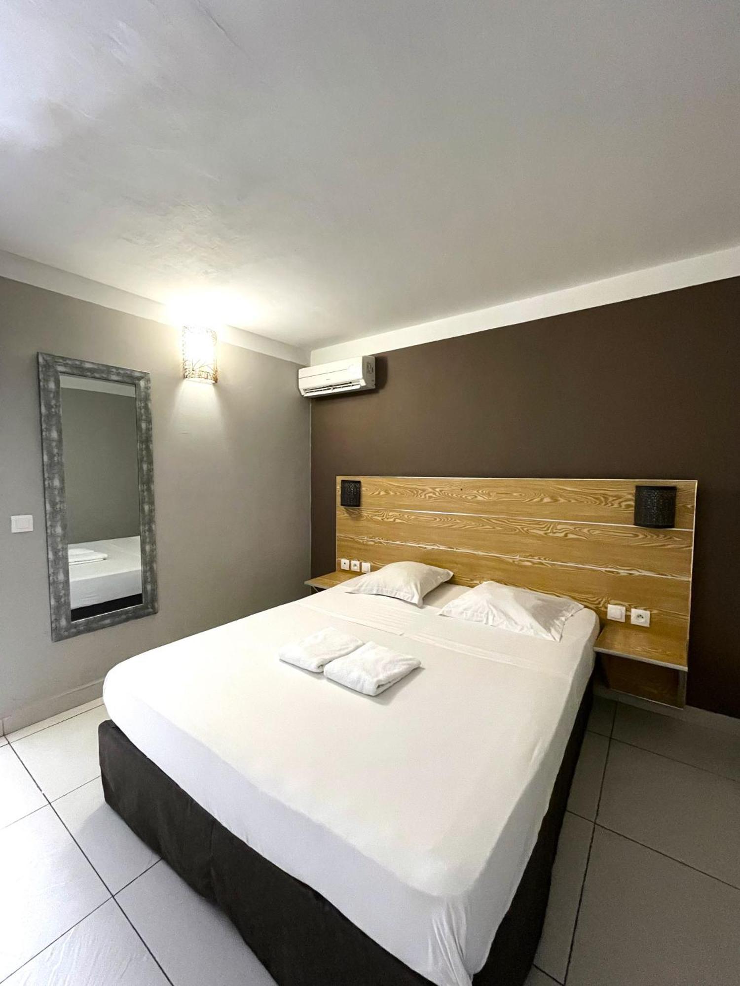 Superior One-Bedroom Apartment,1554048670:JPEG