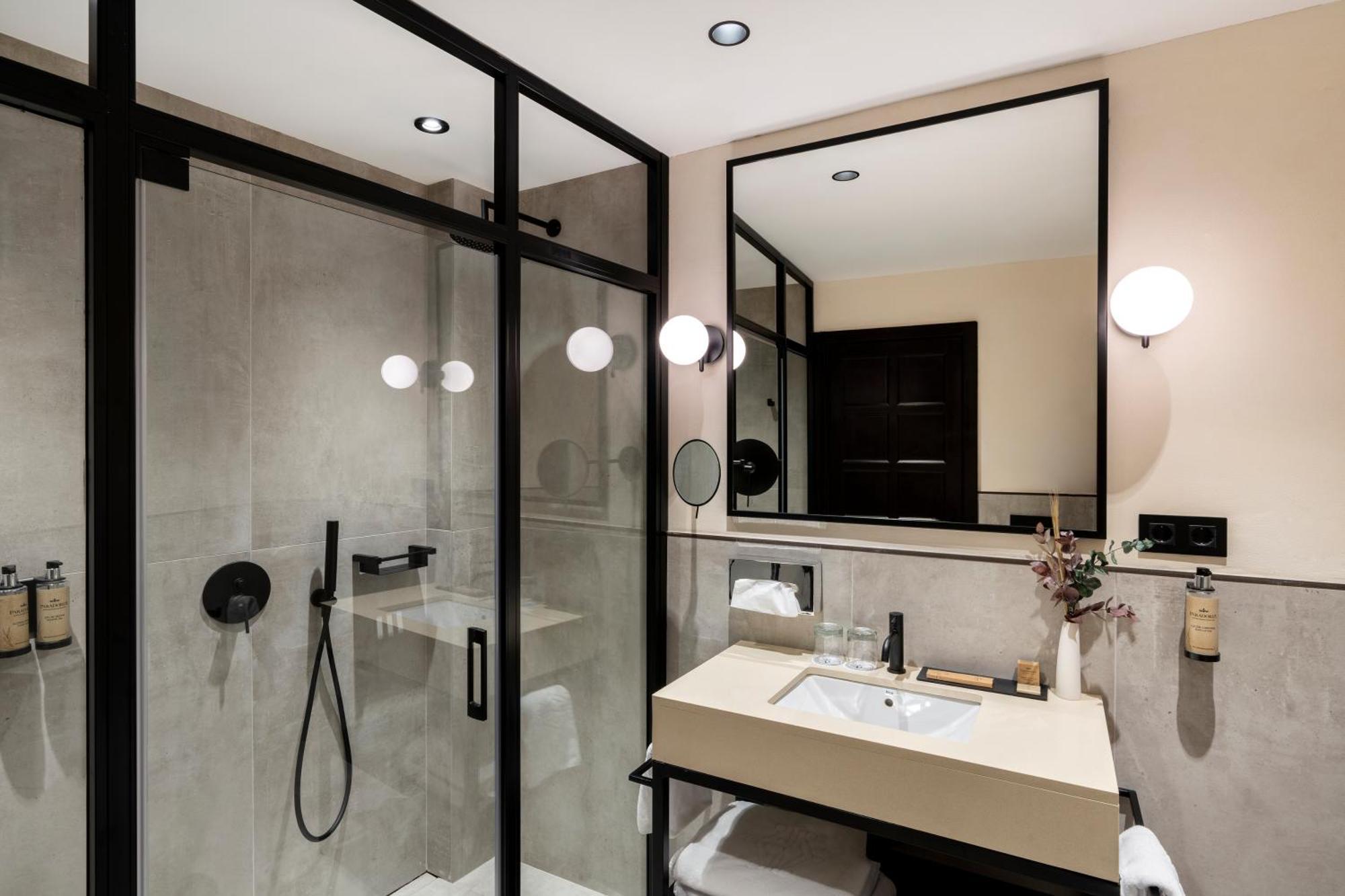 Standard Double Room,1556356429:JPEG