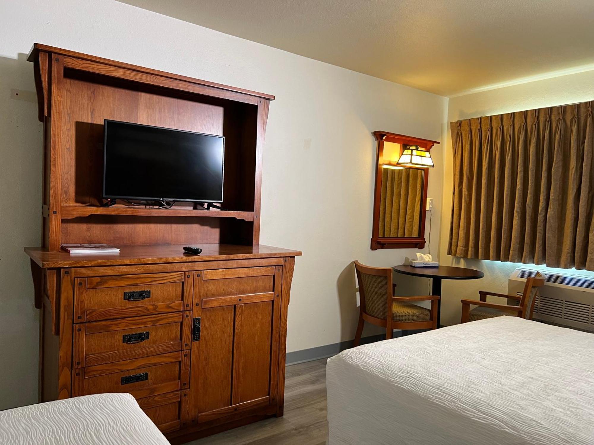 Queen Room Two Queen Beds