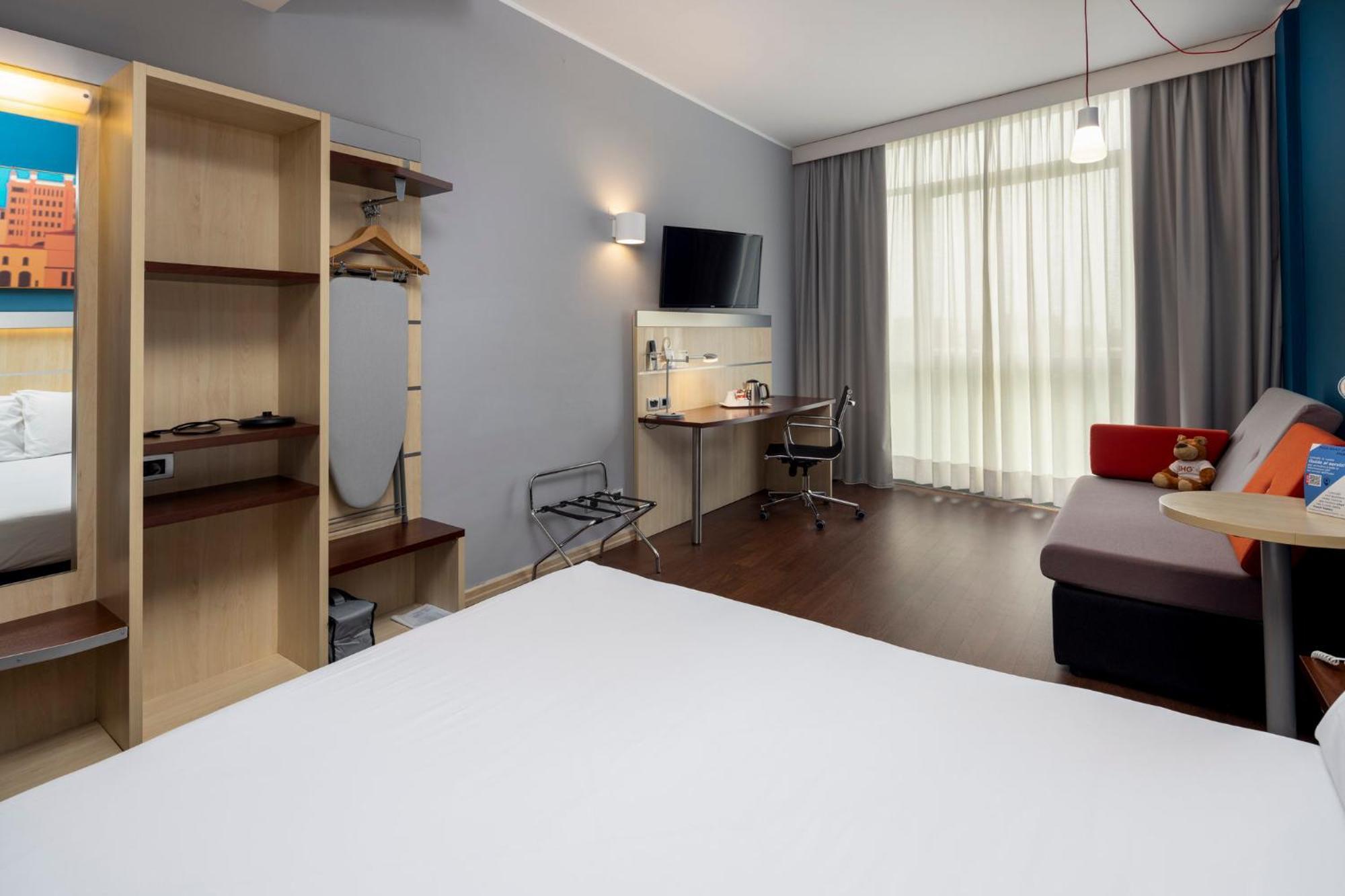 Standard Double Room Sofa Bed,1554131578:JPEG