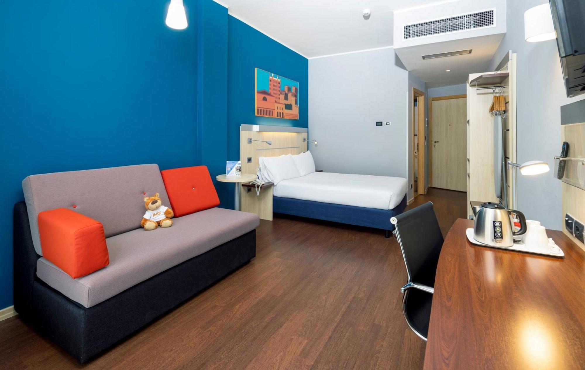 Standard Twin Room Sofa Bed