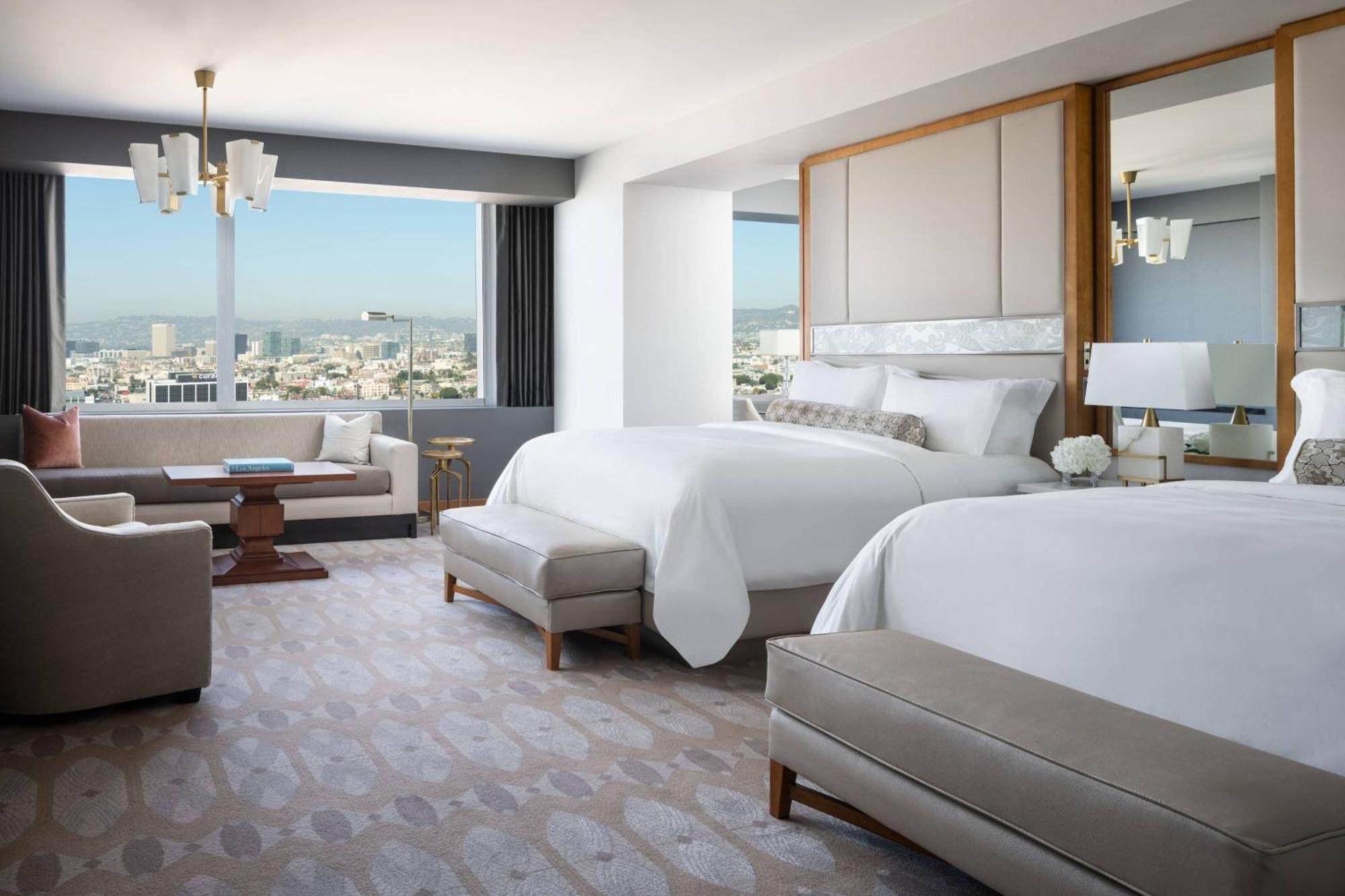 Junior Suite 2 Queen City View Club Lounge Access
