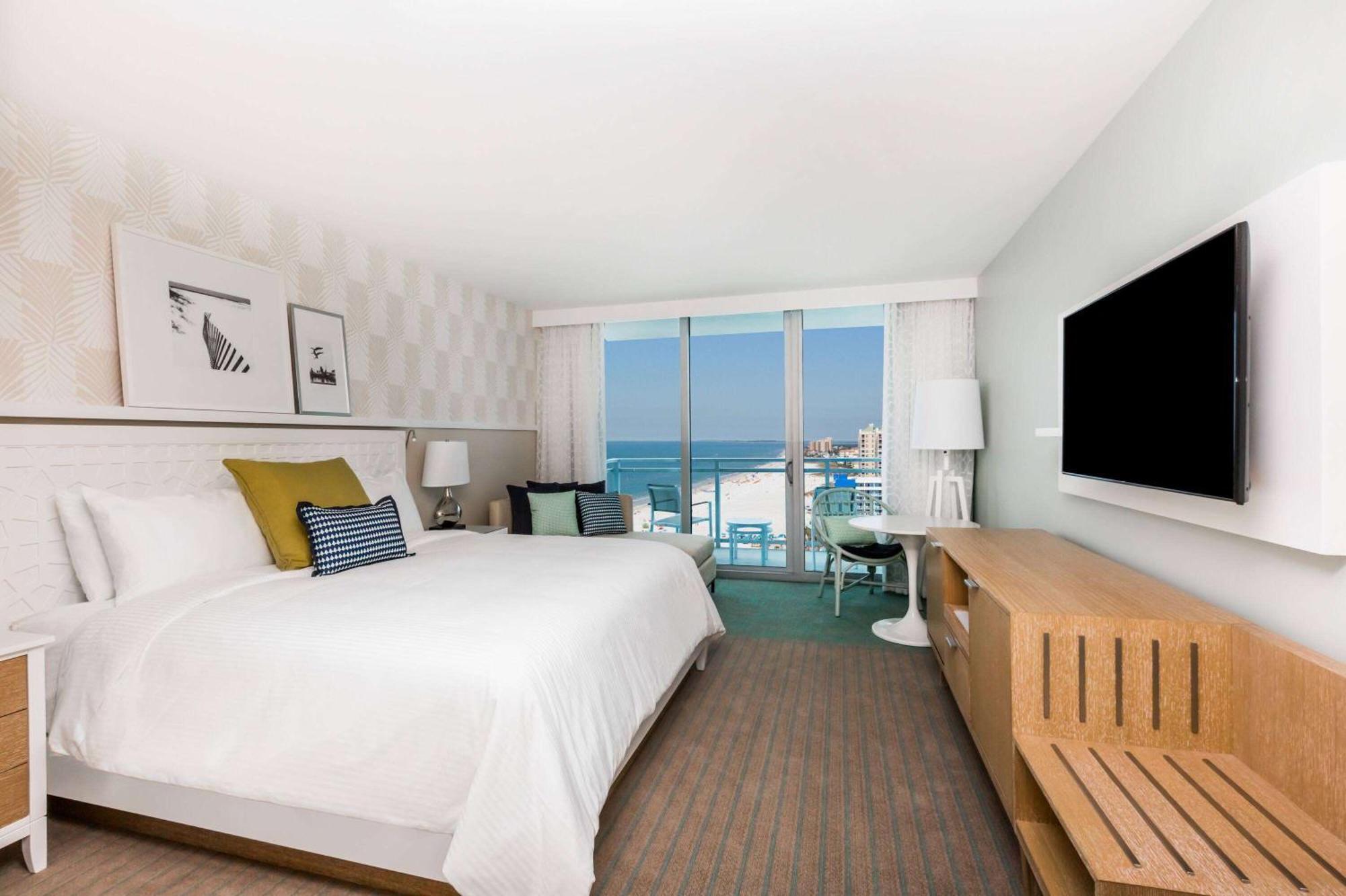Grand Deluxe King Room Partial Gulf View,1549544431:JPEG