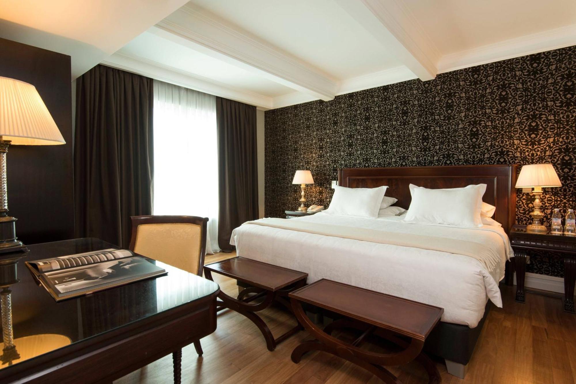 Executive Suite,1631549626:JPEG