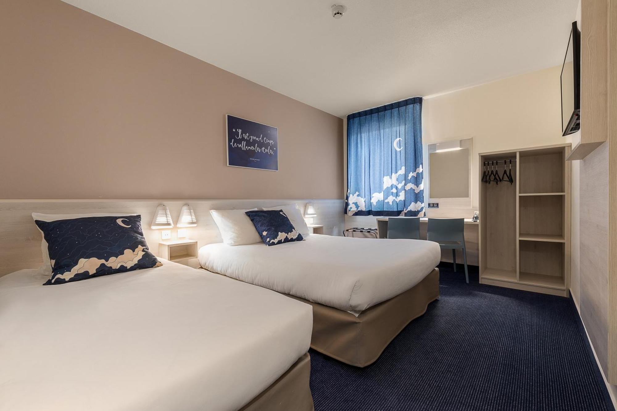 Quadruple Room 1 double bed 1 single bed bed 70 or 160cm