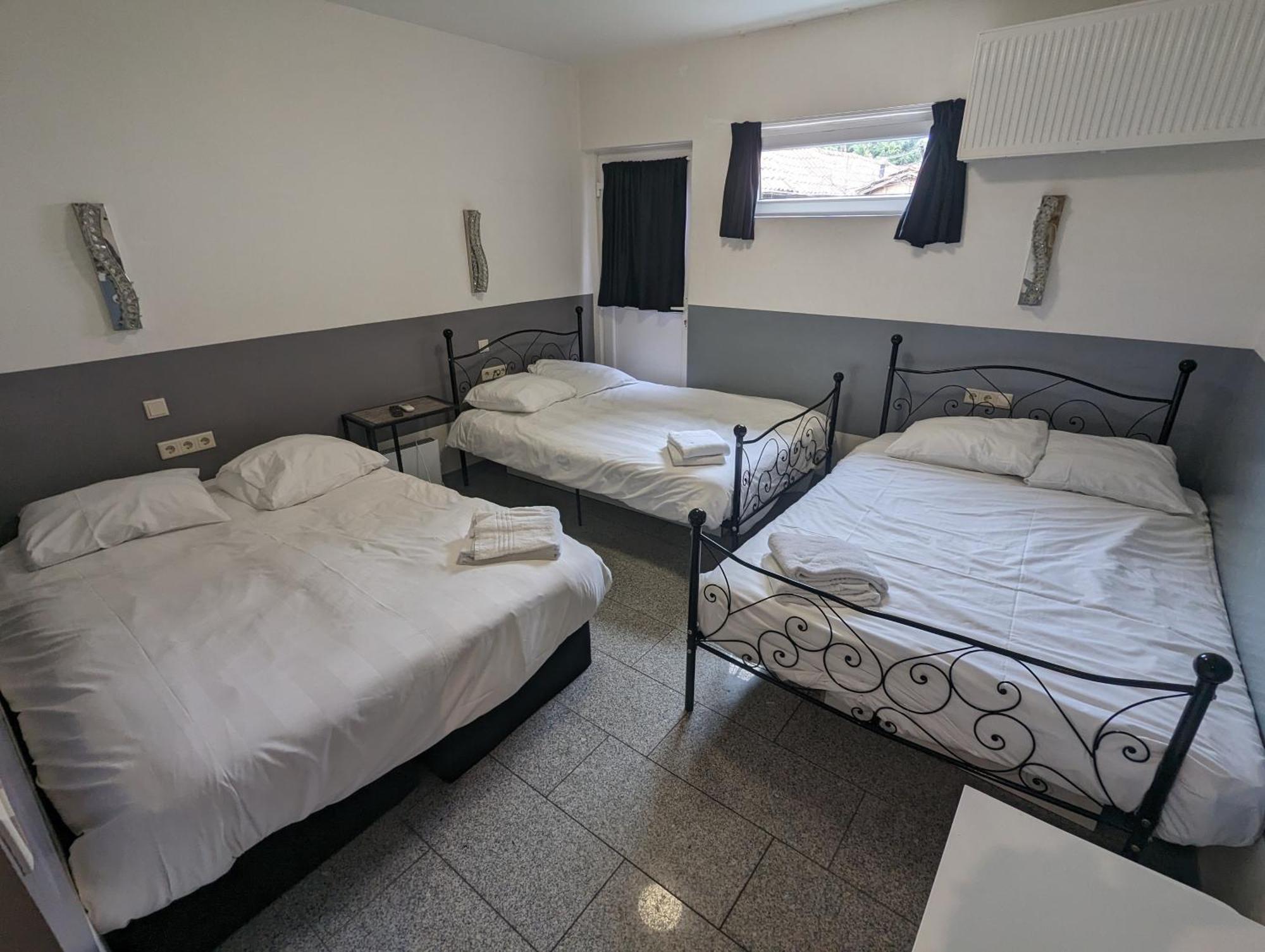 Small Family Room,1554286384:JPEG