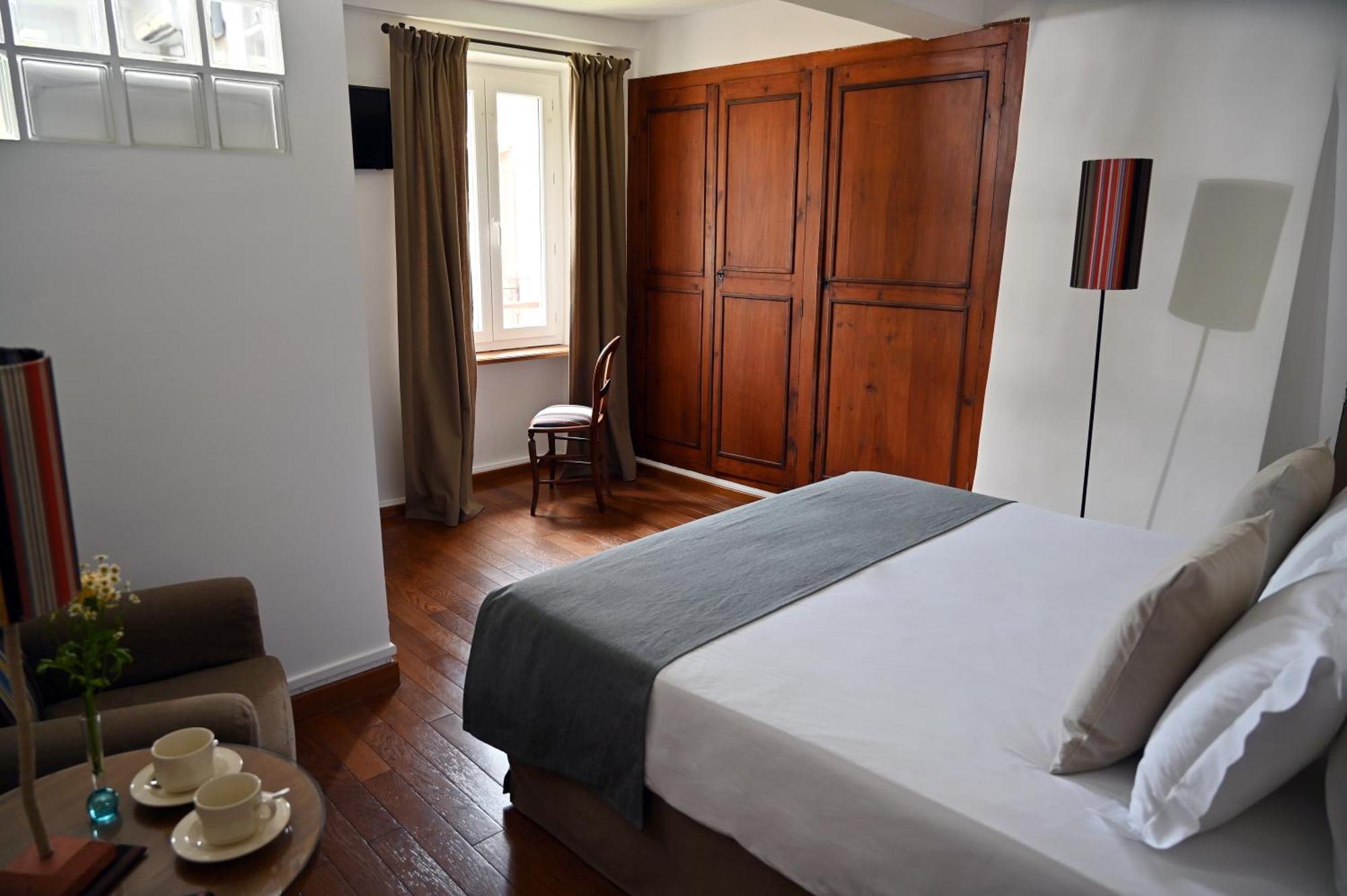 Queen Room