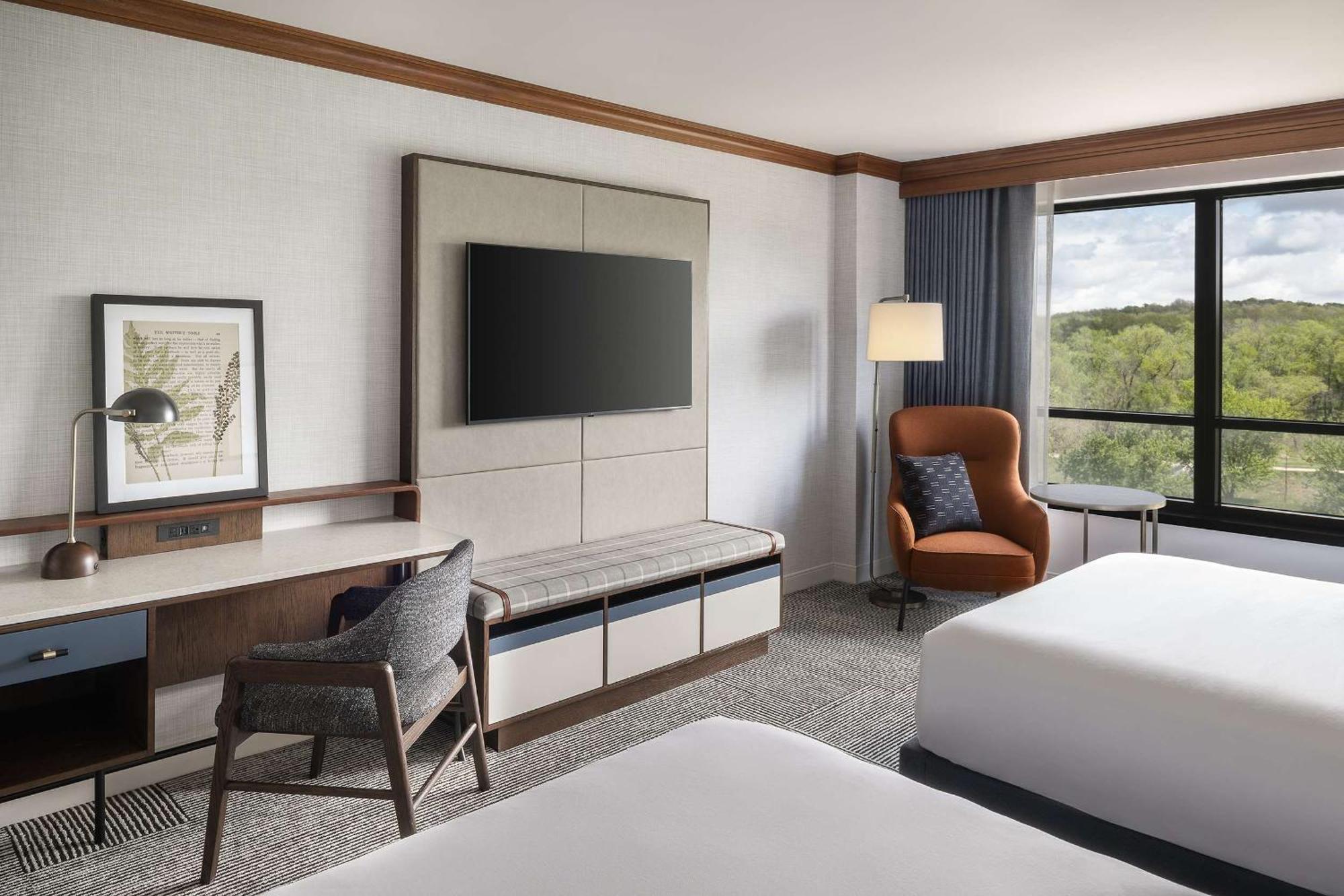 Queen Room Two Queen Beds River View