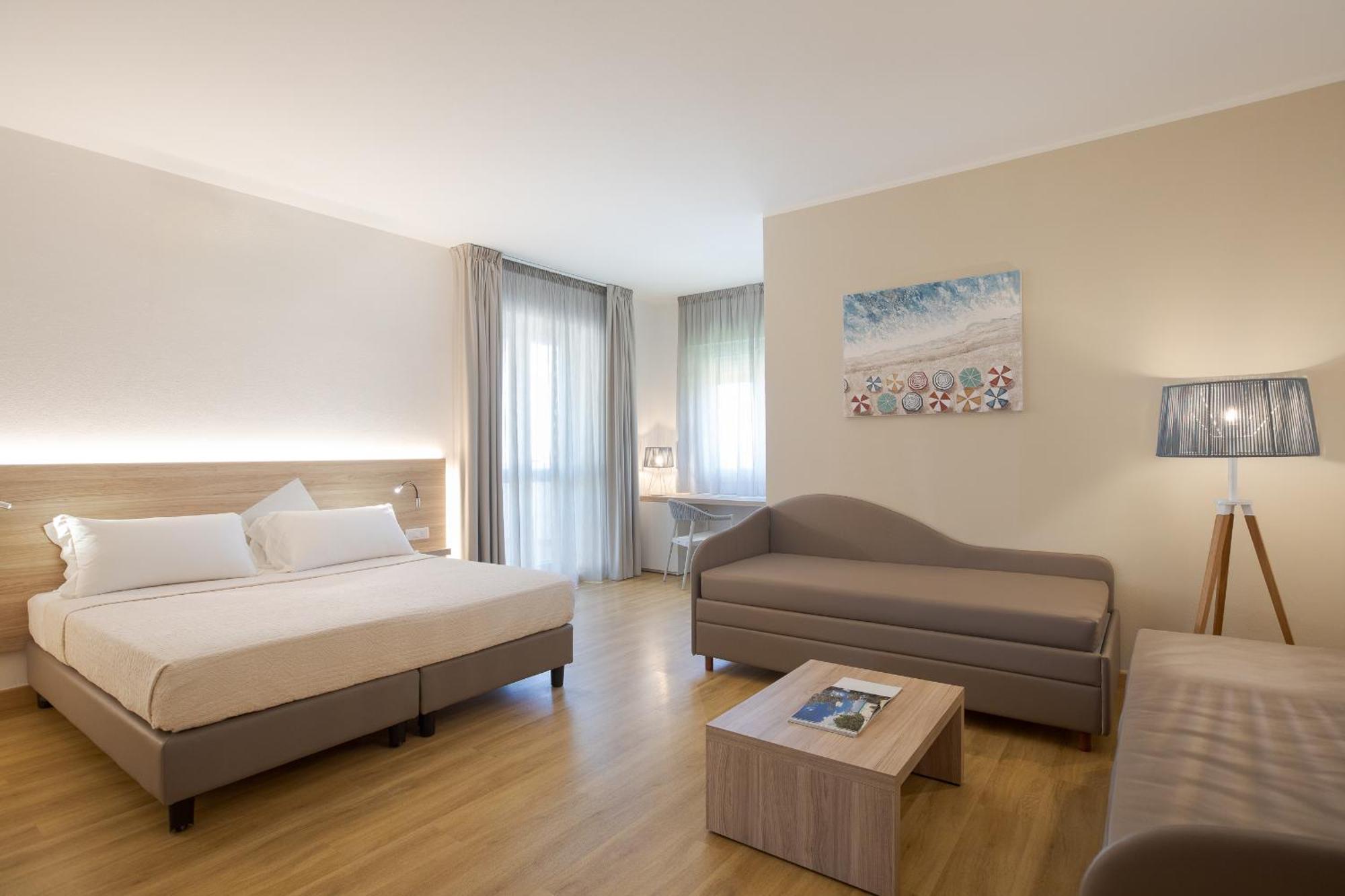 Junior Suite,1554352369:JPEG