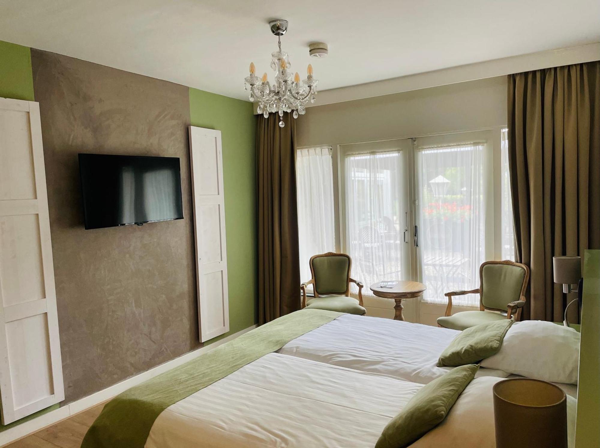 Luxury Twin Room,1554363475:JPEG