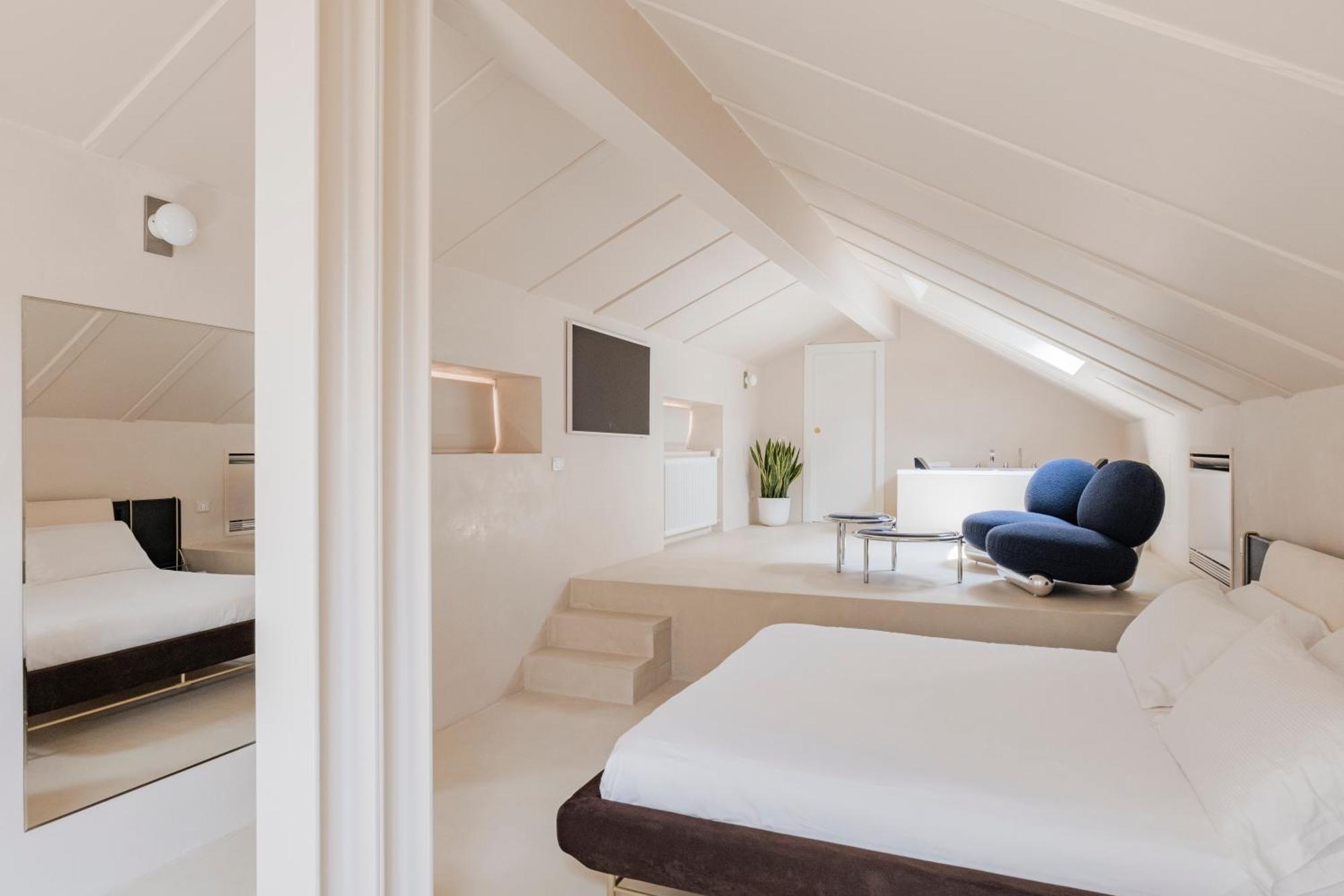 King Suite Spa Bath