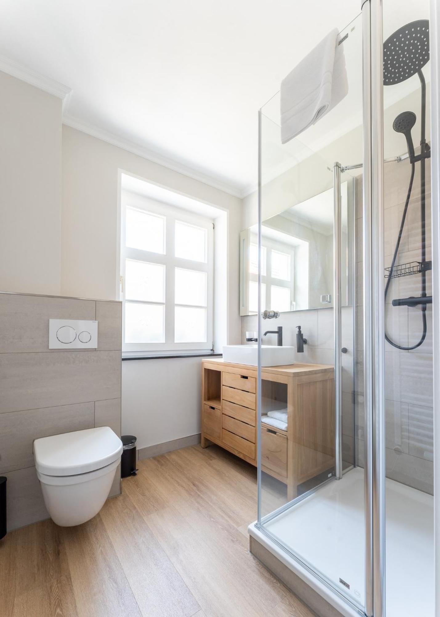 Double Room Bath or Shower
