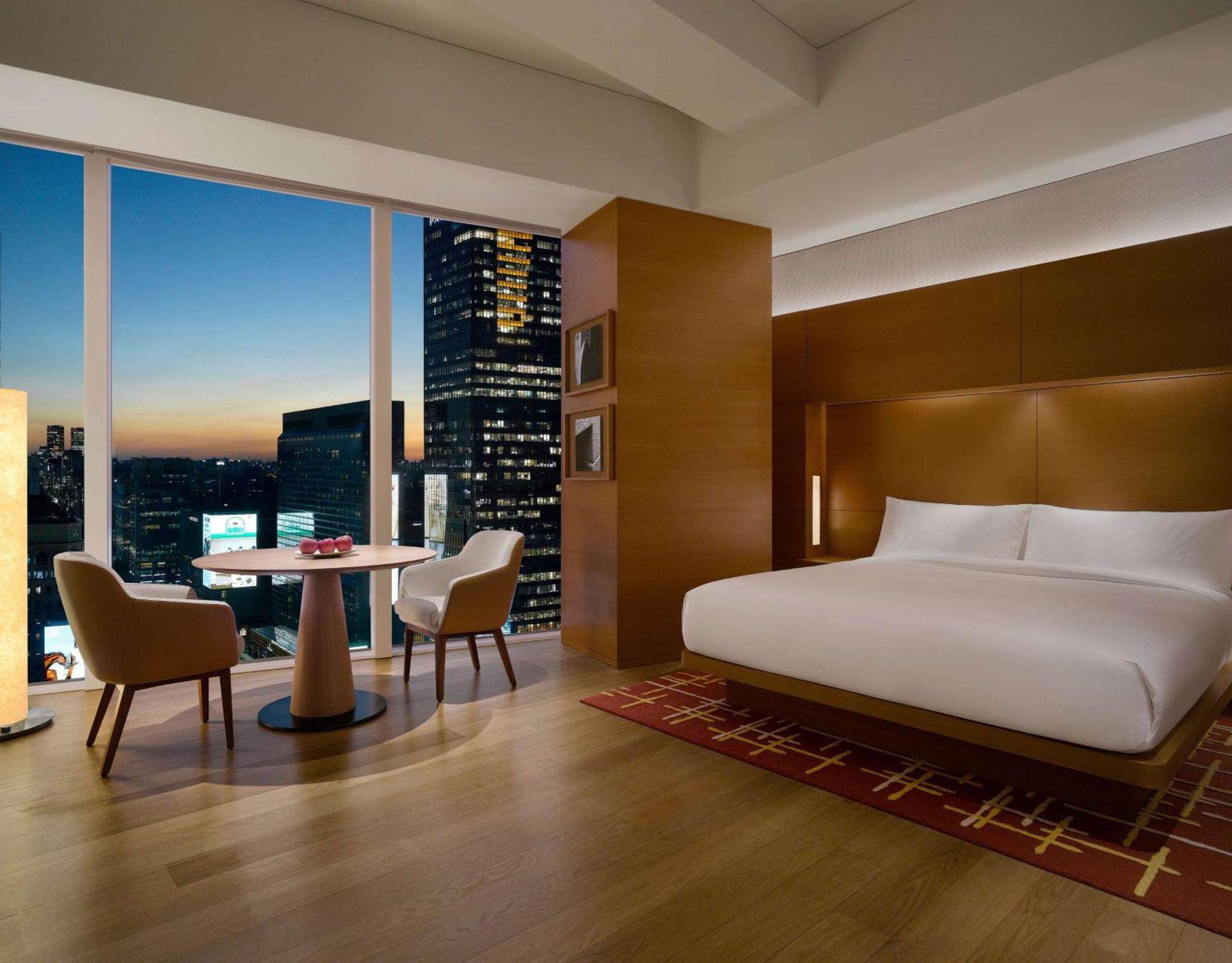 1 King Bed City View Deluxe,1554491371:JPEG
