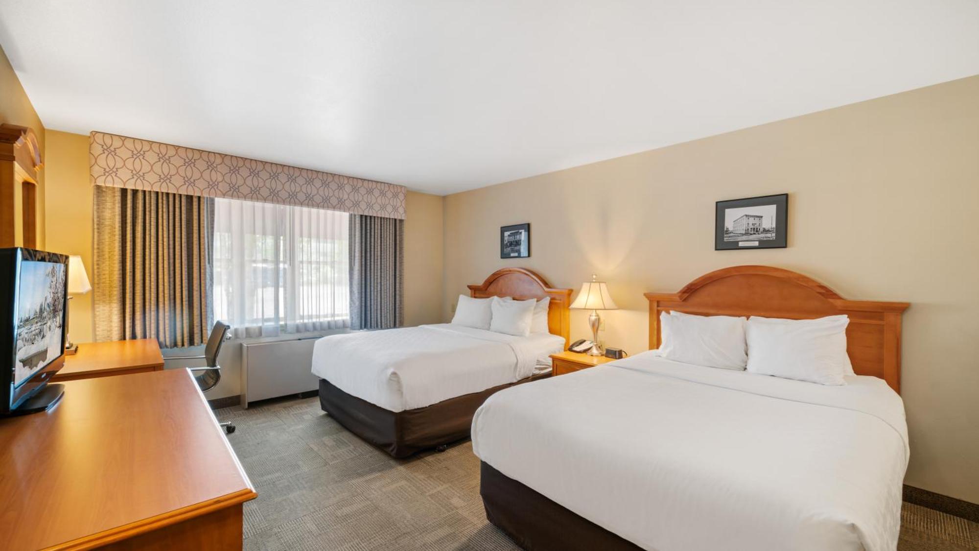 Queen Room Two Queen Beds Non-Smoking