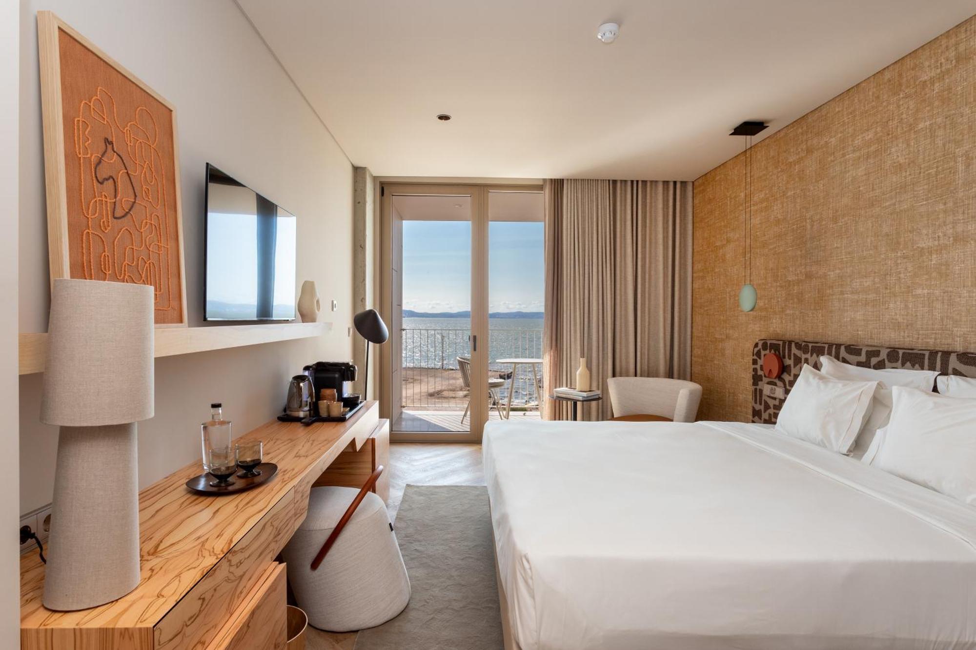 Superior Double or Twin Room,1554779575:JPEG
