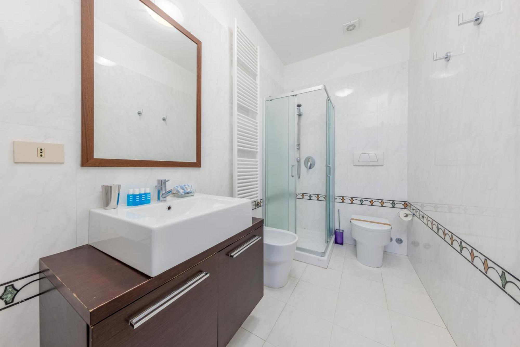 One-Bedroom Suite Canal View