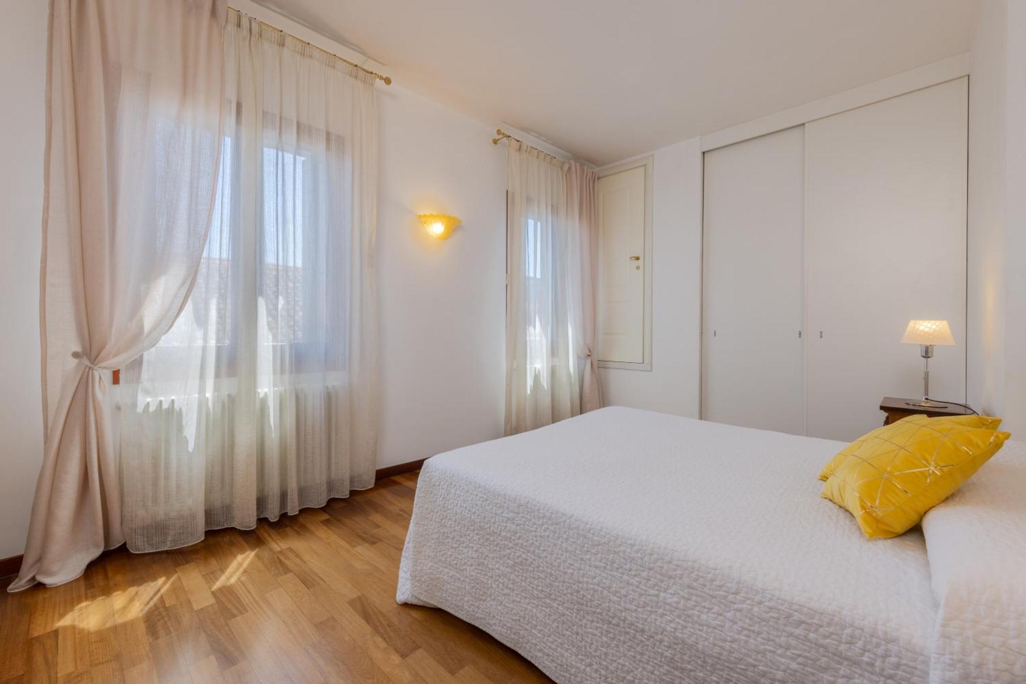 One-Bedroom Apartment Garden View