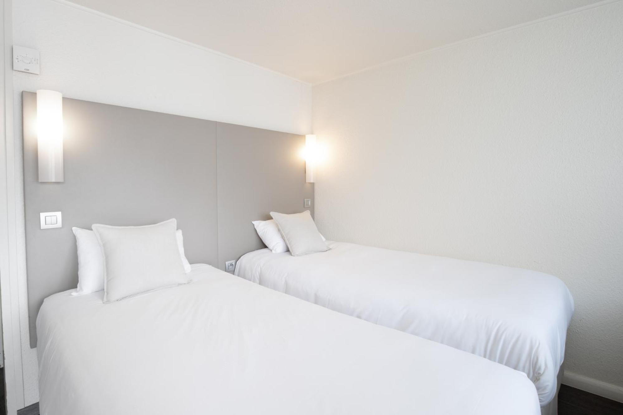 Standard Twin Room,1554863650:JPEG