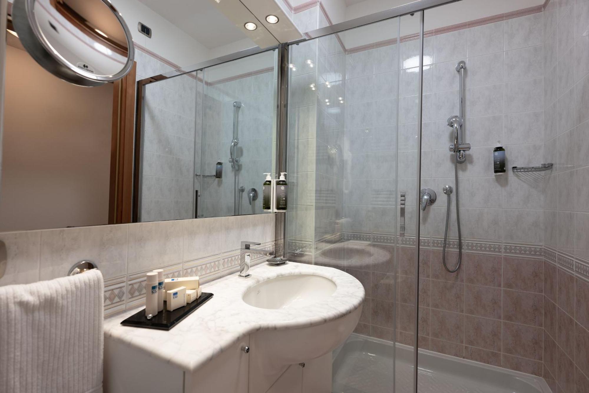 Superior Double or Twin Room with Sea View,1714074055:JPEG