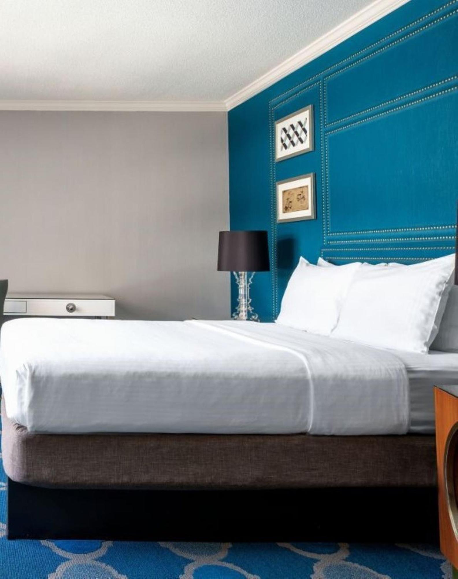 Deluxe Guest Room with 1 Queen,1555167712:JPEG
