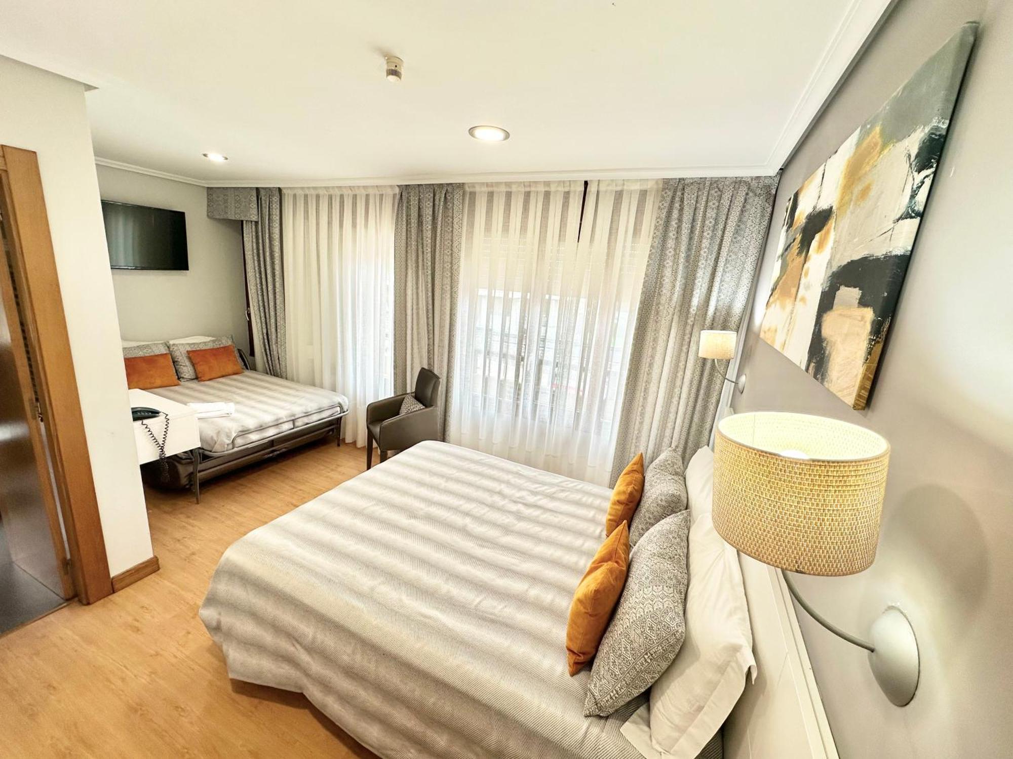 Triple Room (2 Adults + 1 Child),1430415217:JPEG