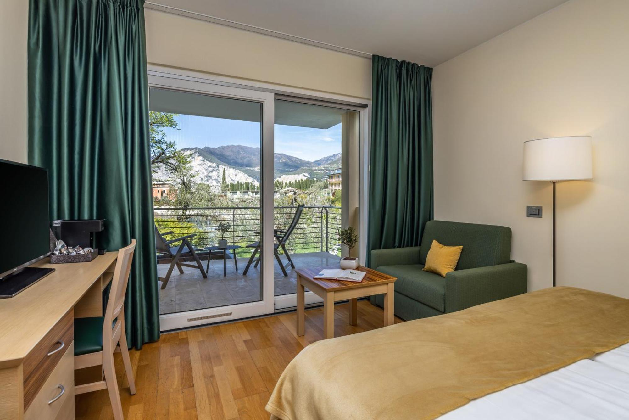Superior Double or Twin Room,1588046437:JPEG