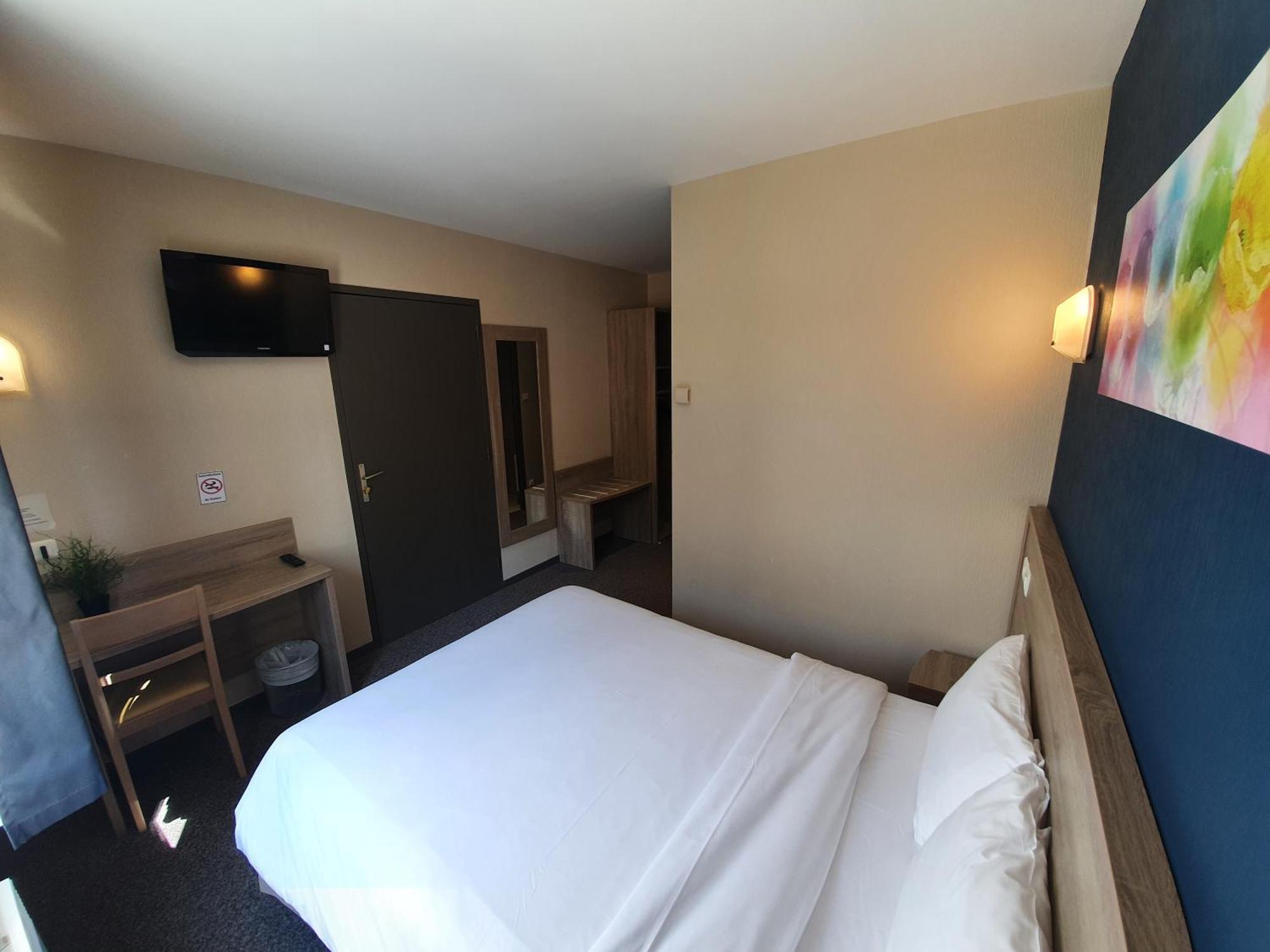 Standard Quadruple Room,1555403536:JPEG