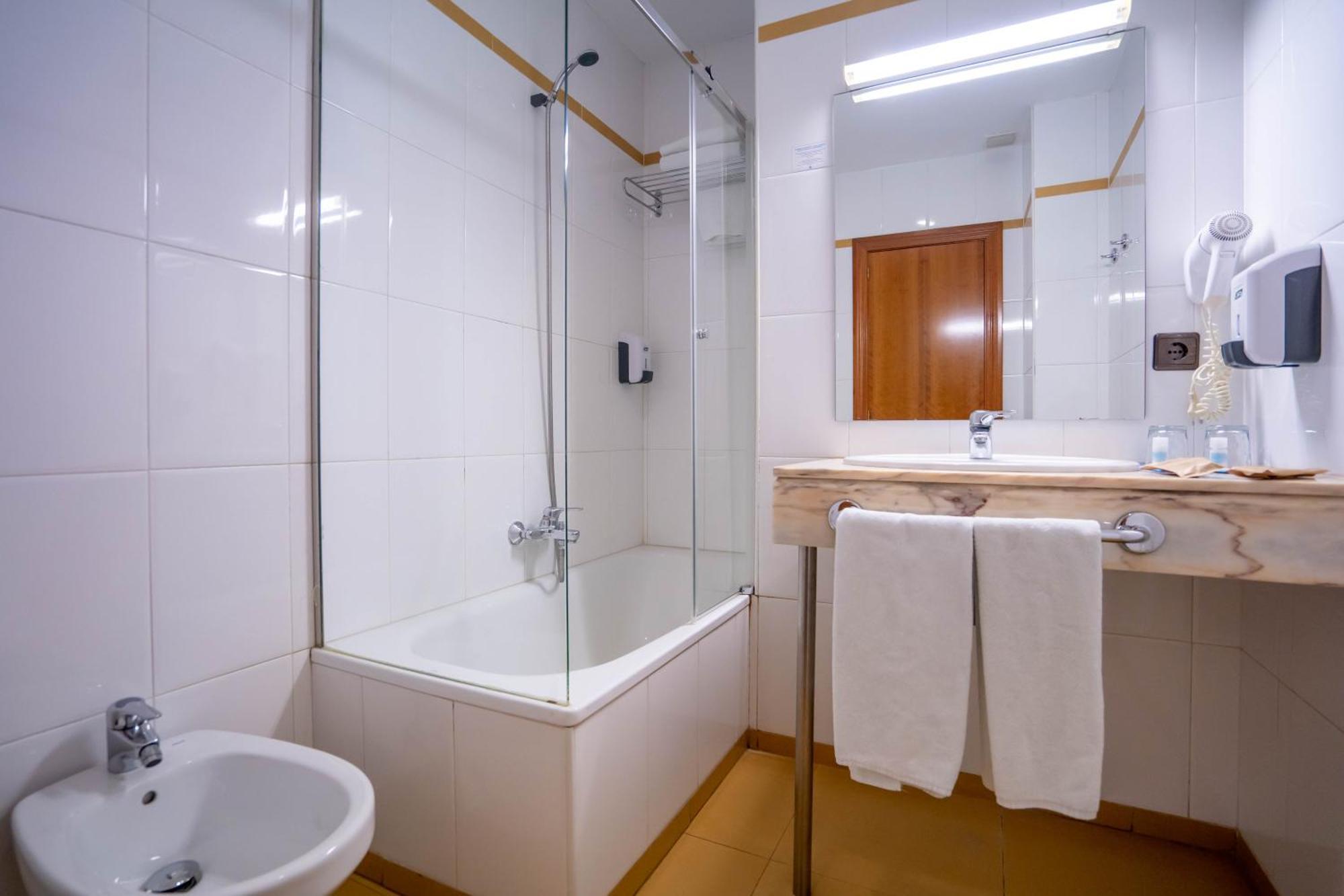 Economy Twin Room Ground floor