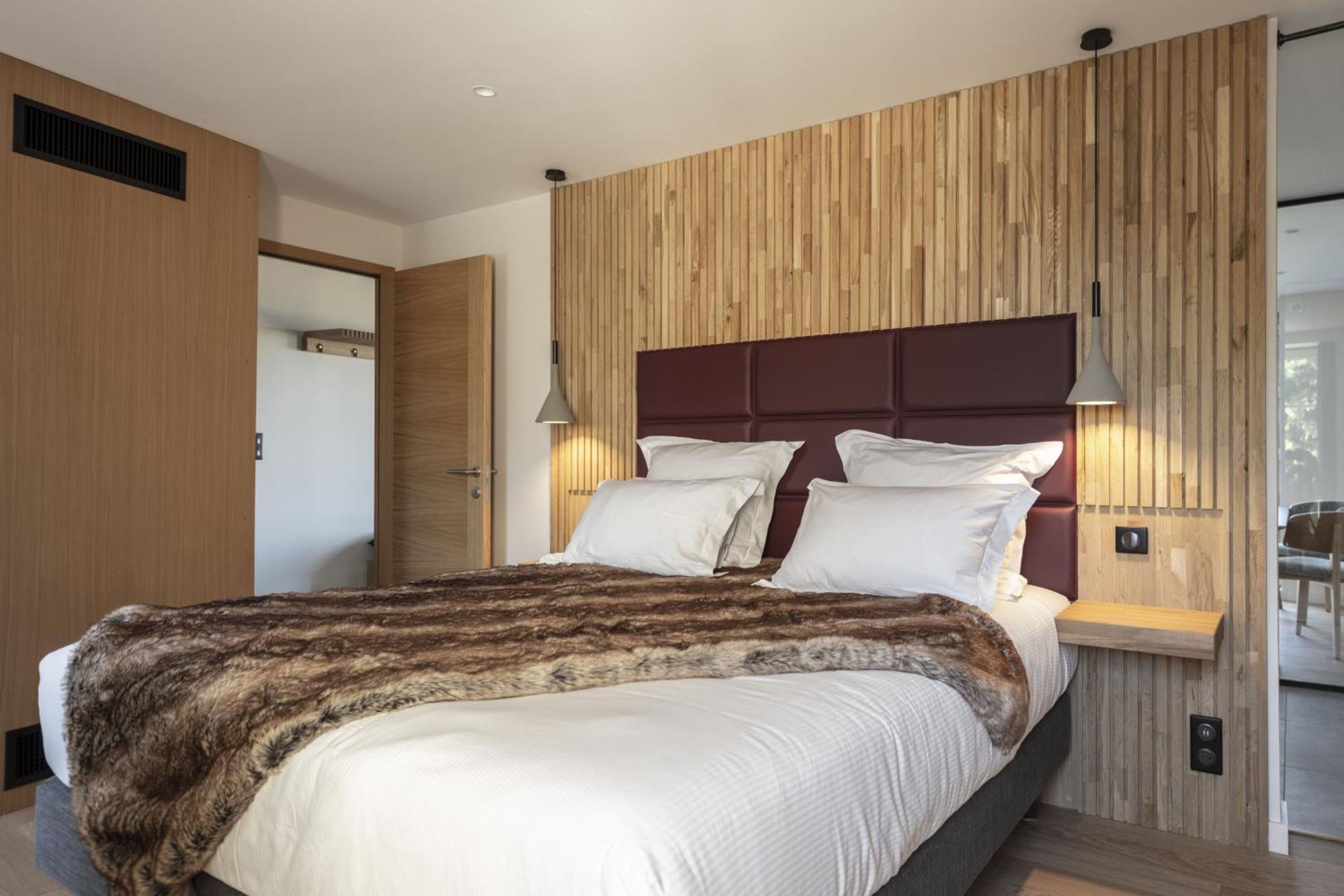 Double Room,1555456345:JPEG