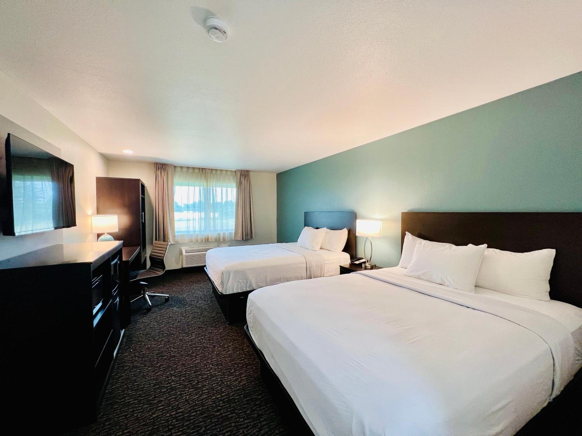 Quadruple Room Two Queen Beds Non Smoking