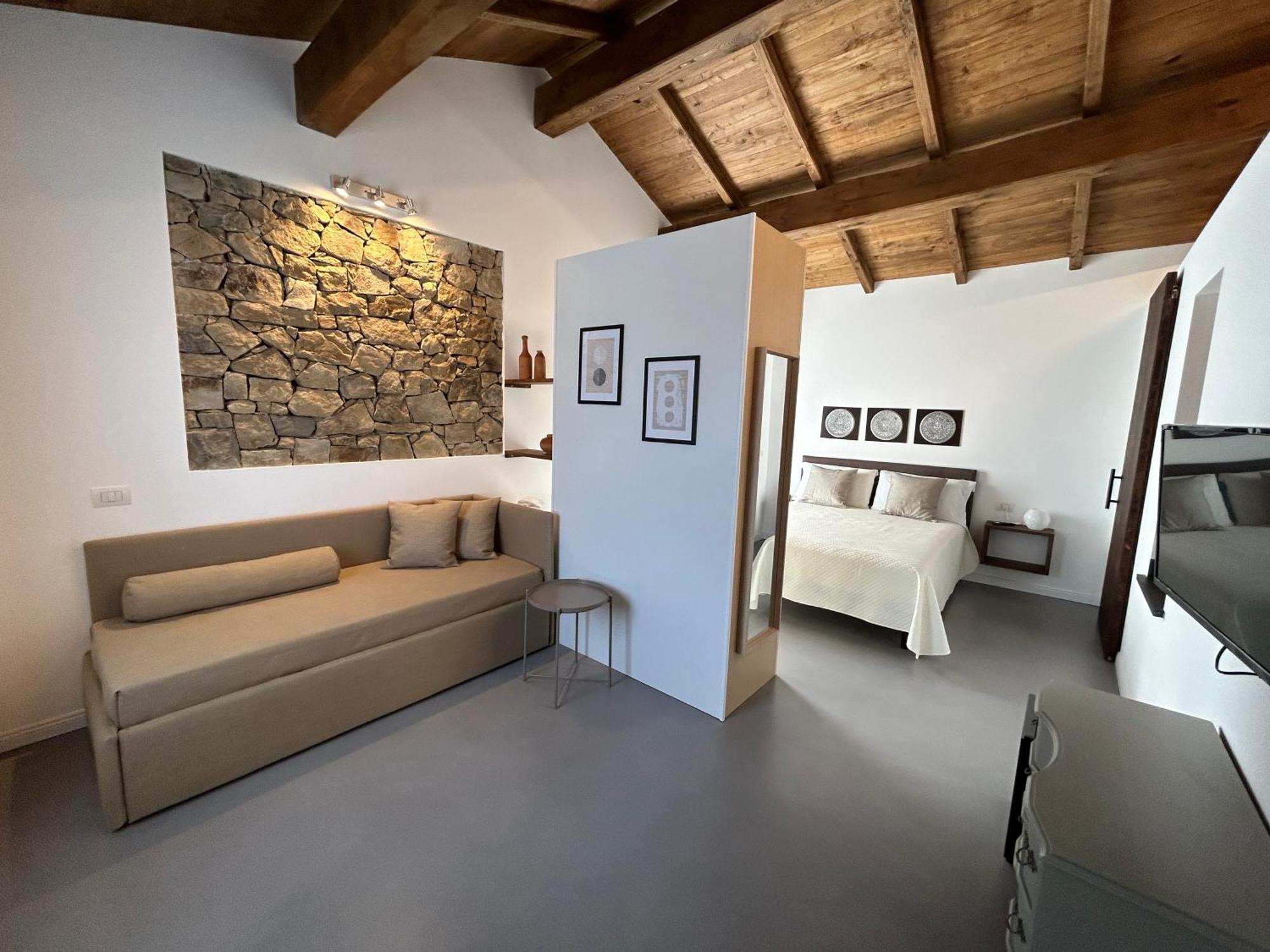 Suite with Terrace,1593108505:JPEG
