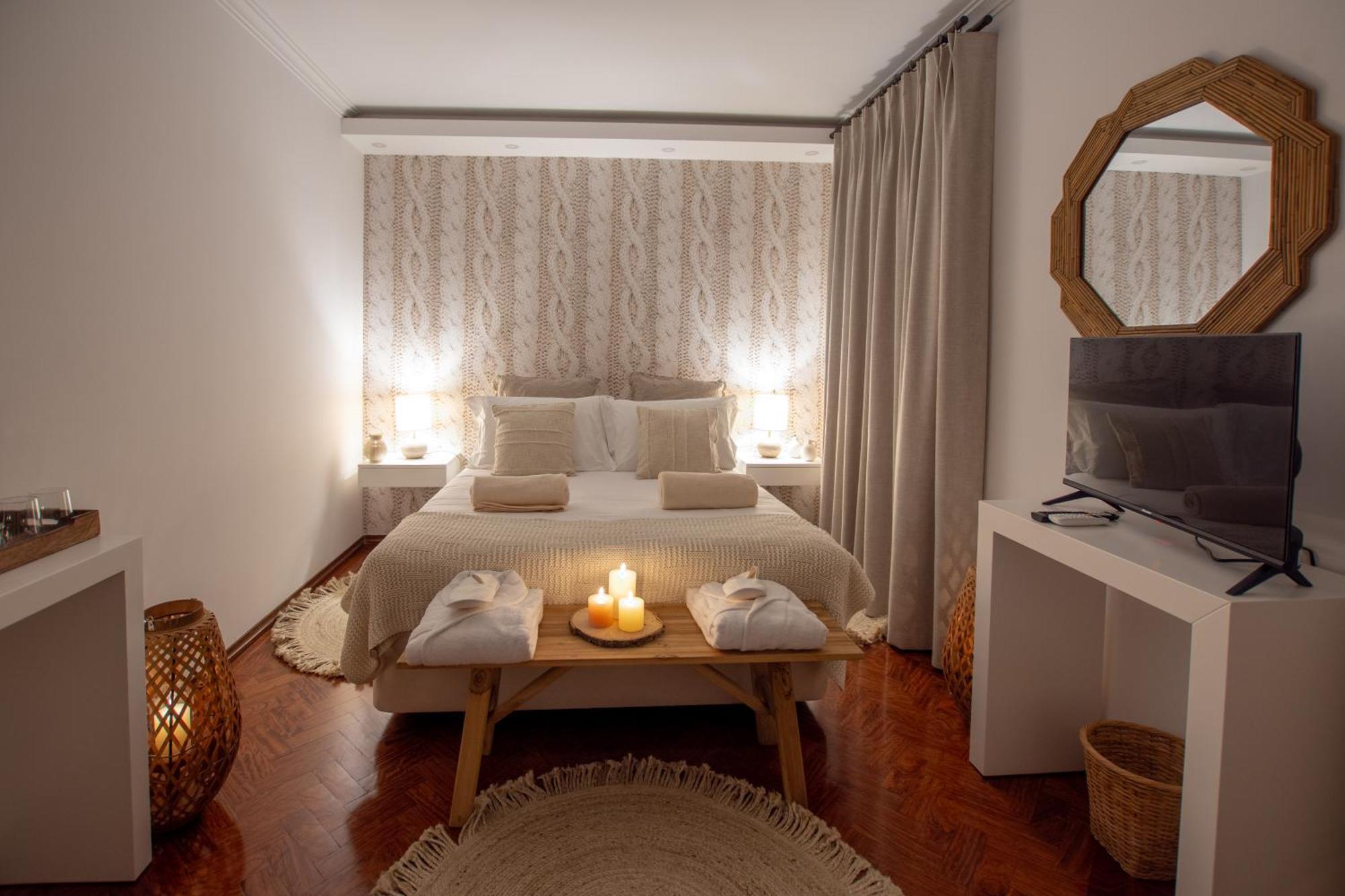 Deluxe Queen Suite