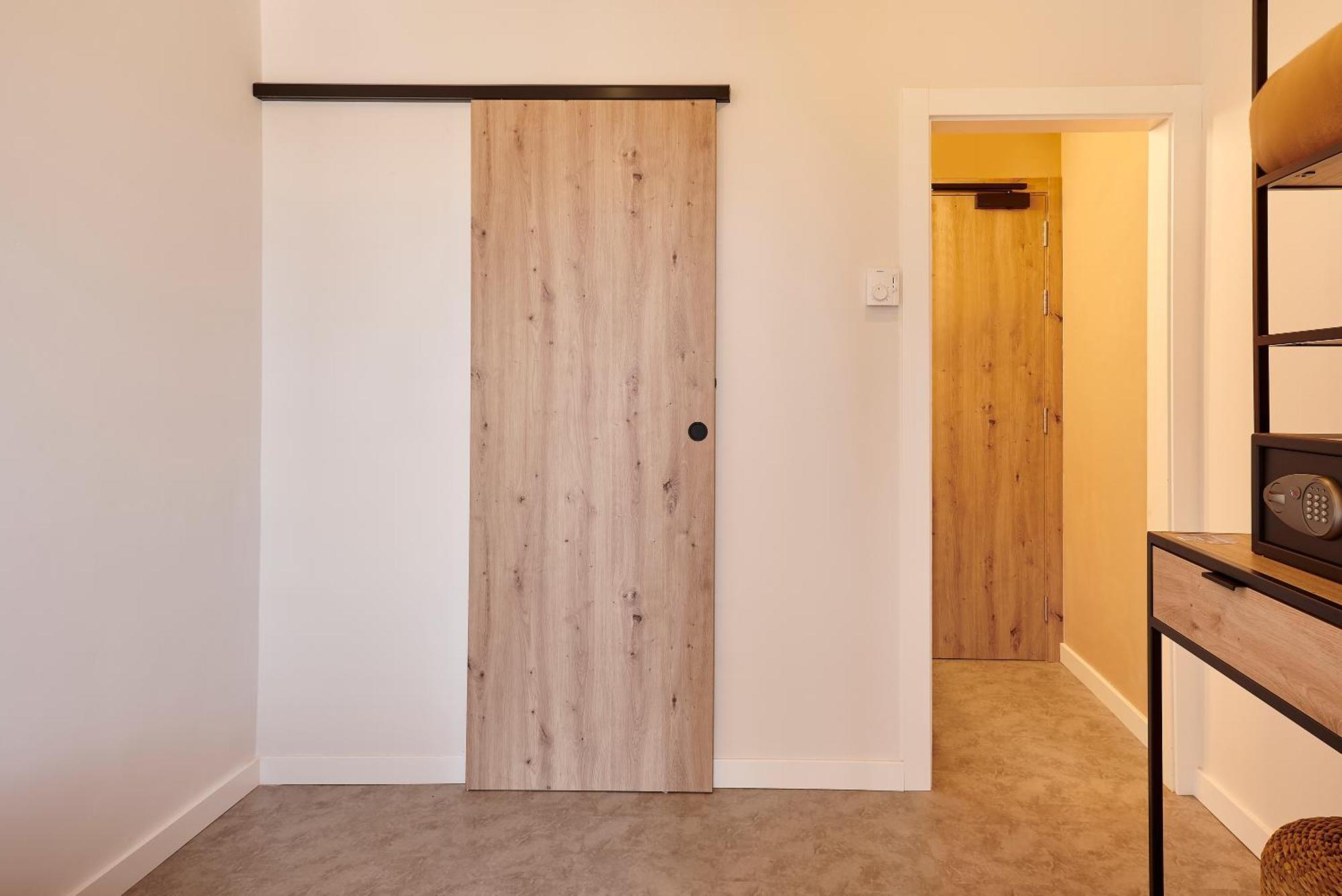 Single Room Bed & Unlimited Brunch
