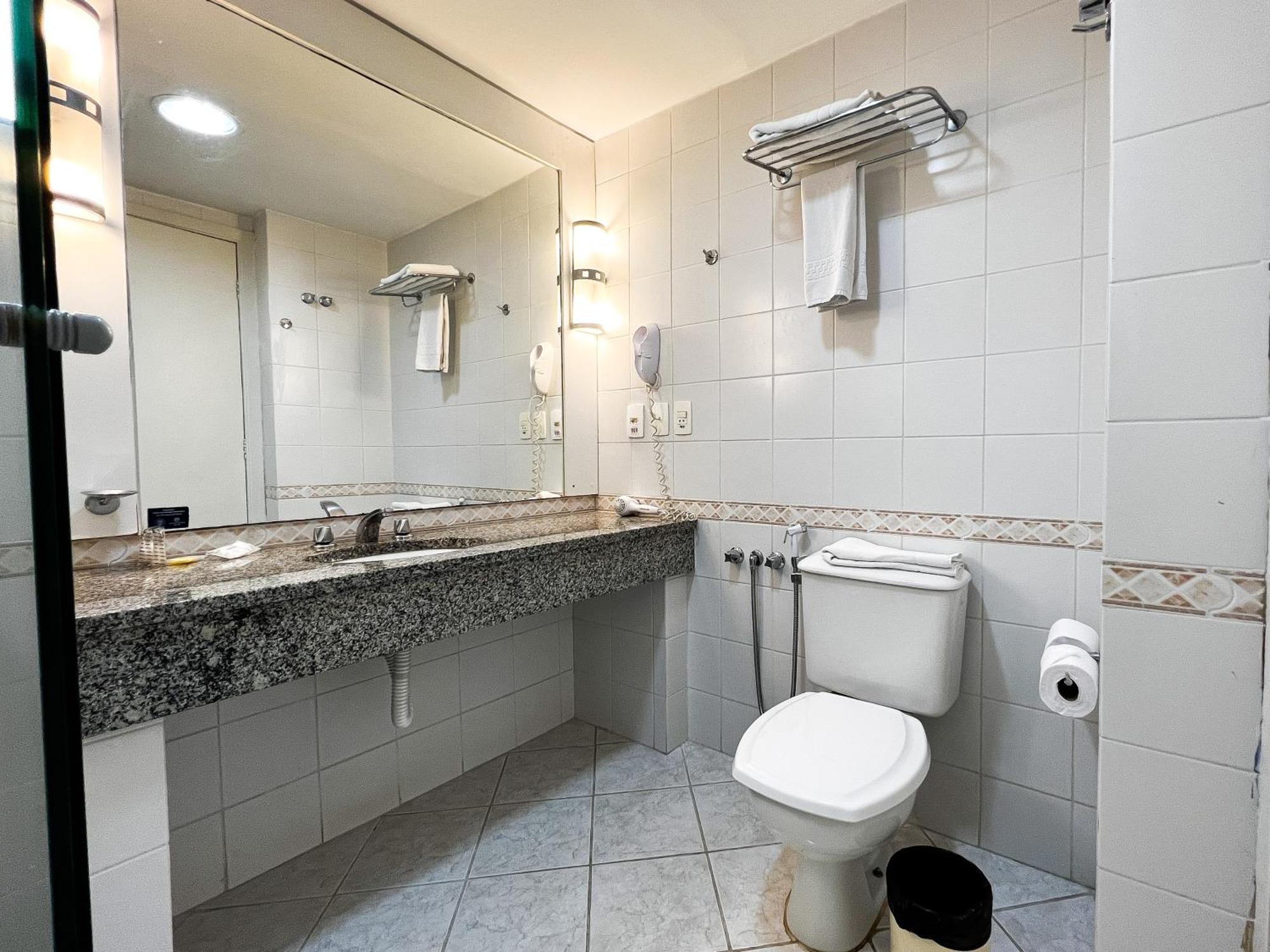 Classic Family Room,1555880101:JPEG