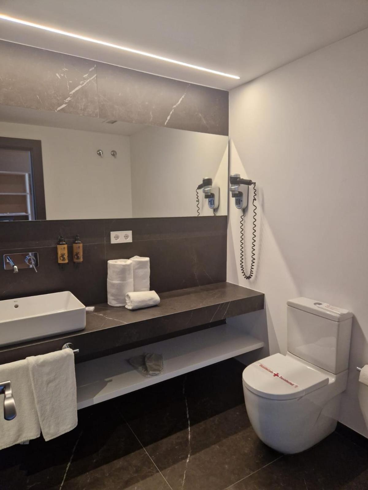 Superior Double Room,1555933024:JPEG