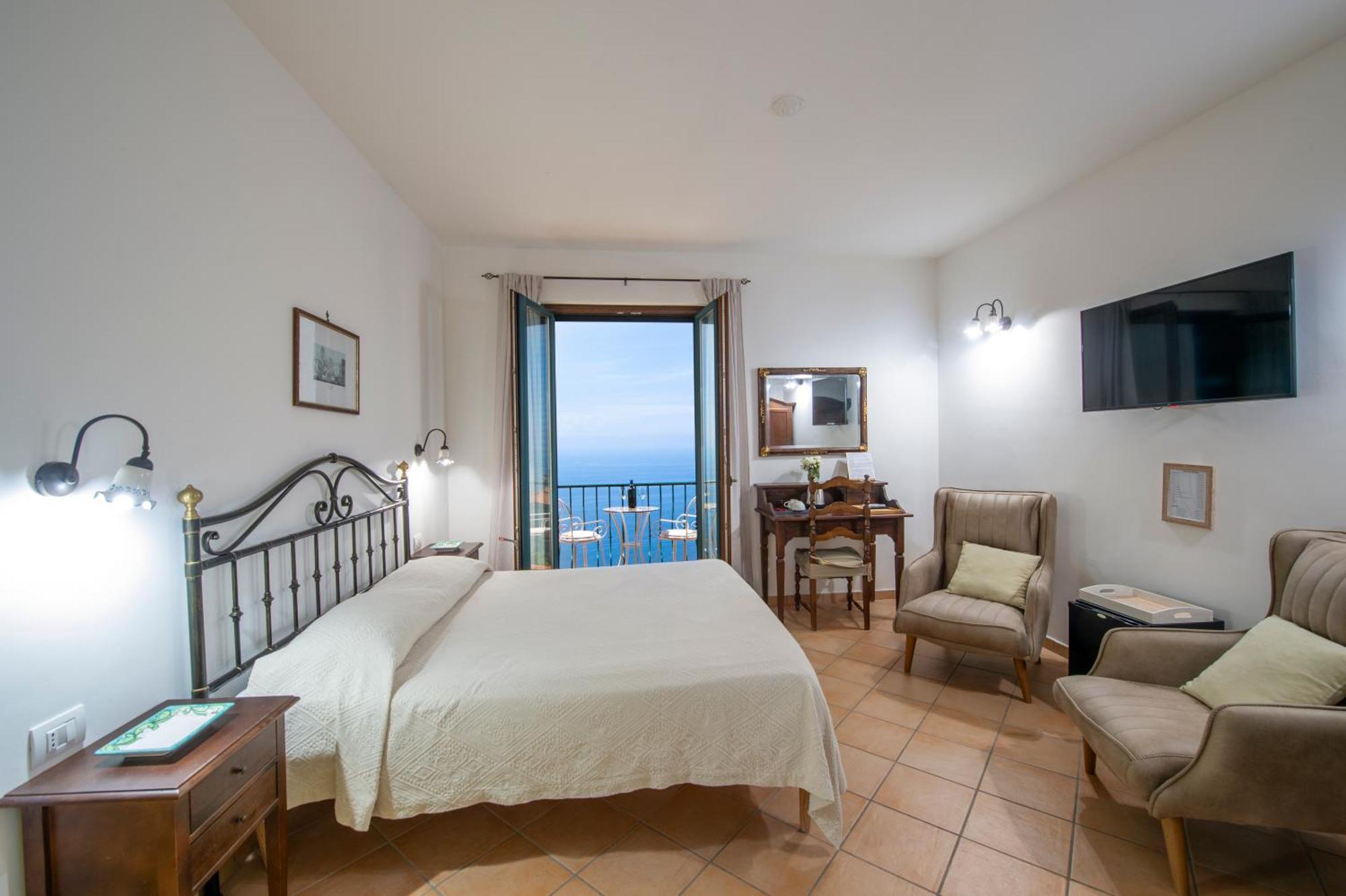 Superior Double Room Sea View,1555968247:JPEG