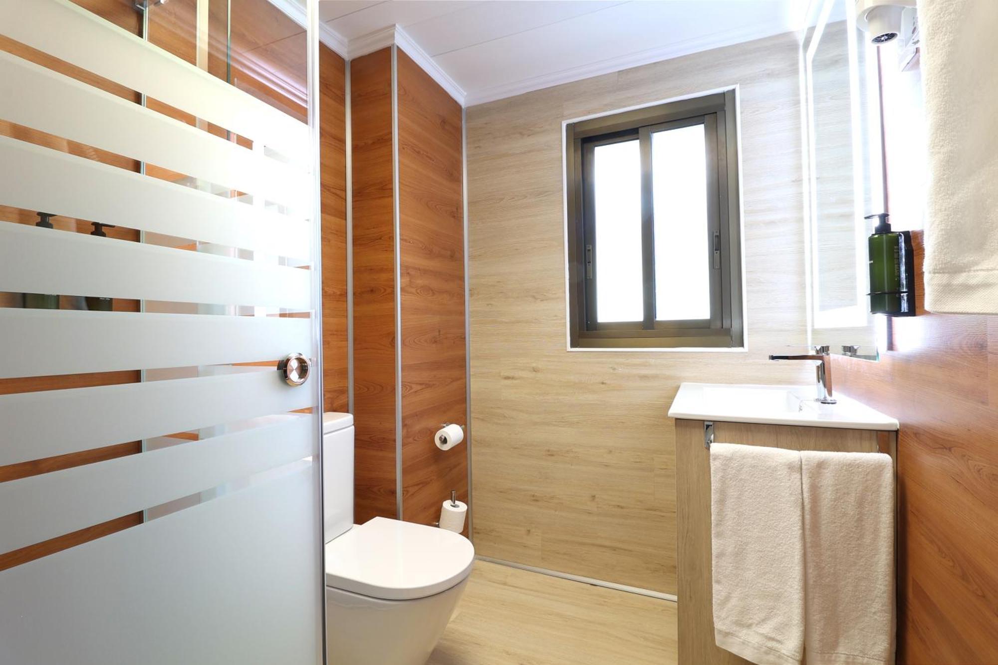 Double Room,1556095627:JPEG
